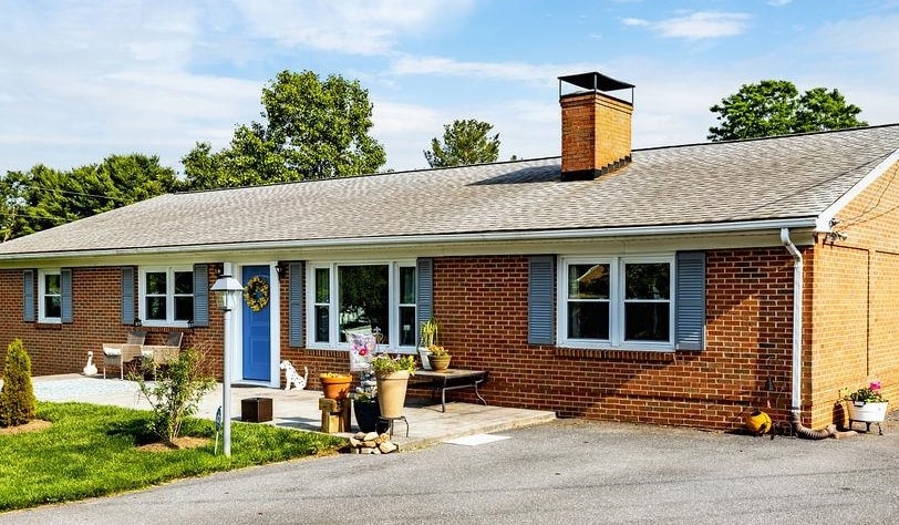 54 Lea Dr, Fishersville, VA 22939 - photo 2