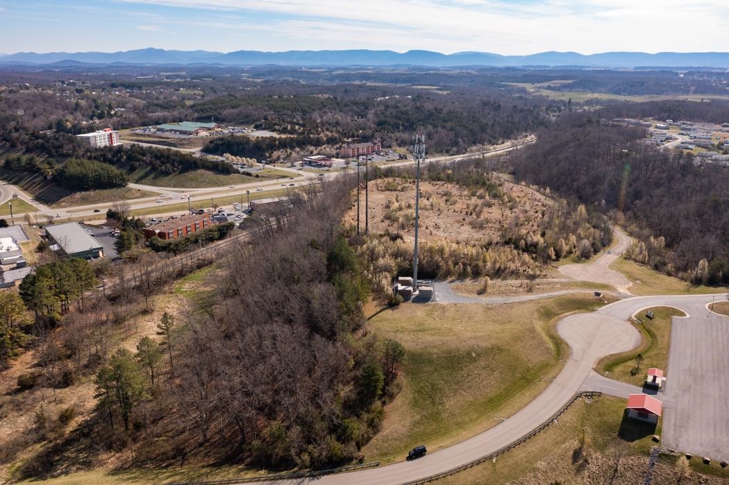 Augusta Woods Dr, Staunton, VA 24401 - photo 5
