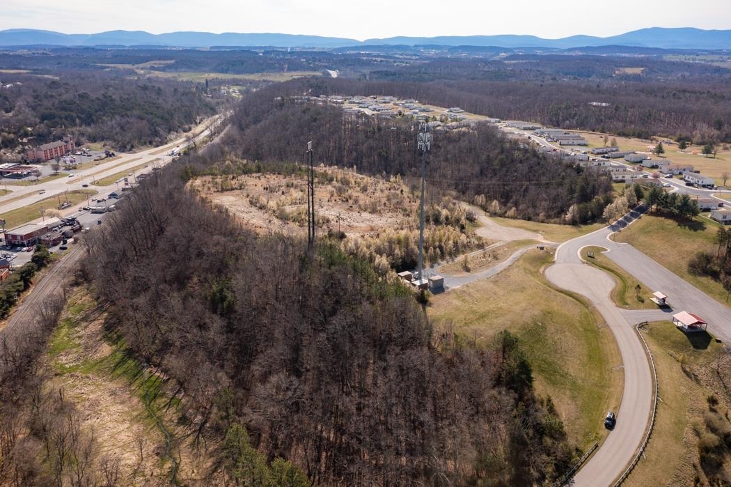 Augusta Woods Dr, Staunton, VA 24401 - photo 8