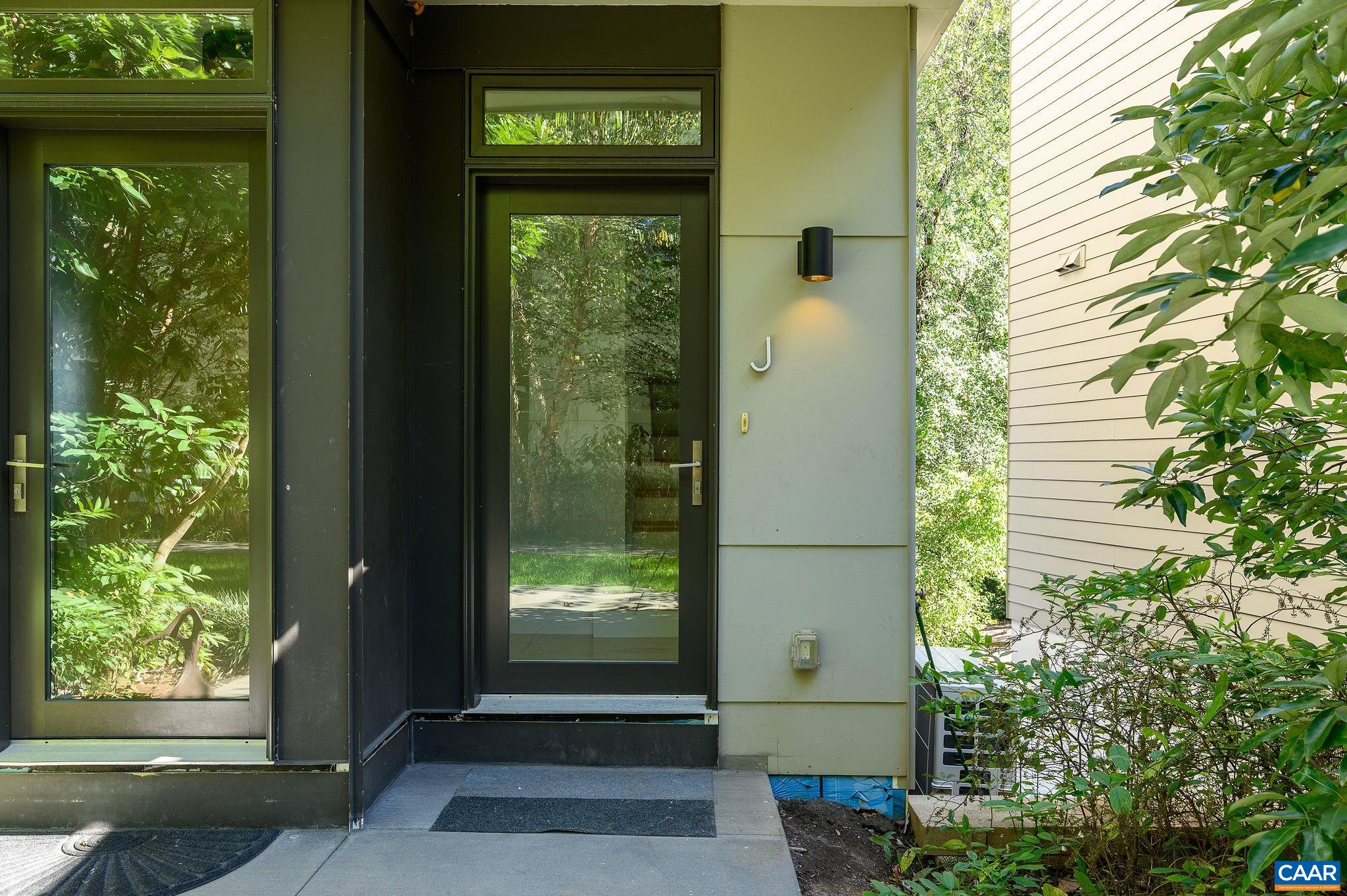 1130 E High St, Charlottesville, VA 22902 — photo 3