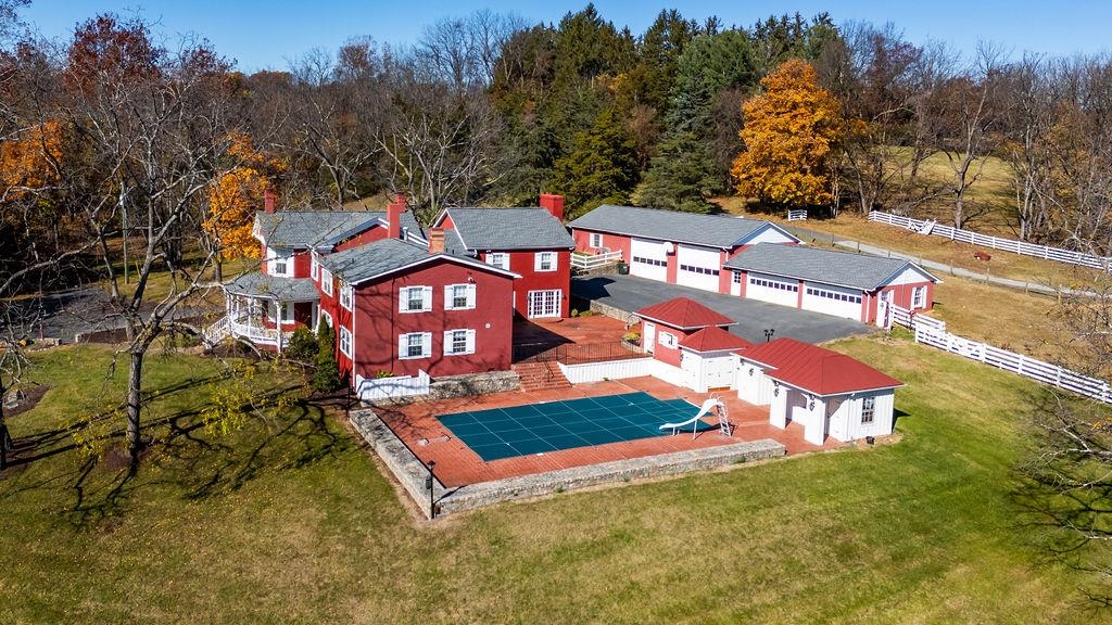 1004 E Beverley St, Staunton, VA 24401