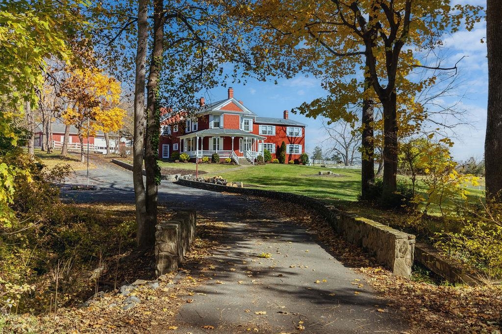 1004 E Beverley St, Staunton, VA 24401 — photo 2