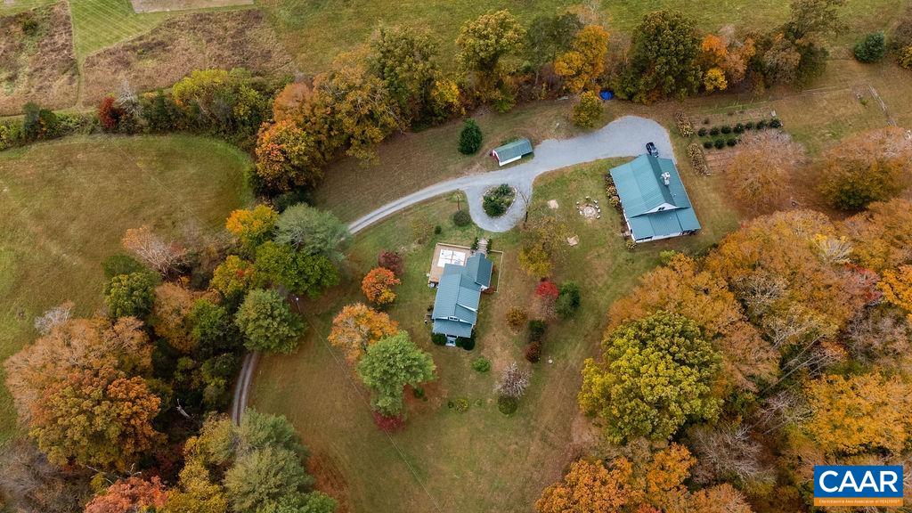 325 Old Roseland Rd, Roseland, VA 22967