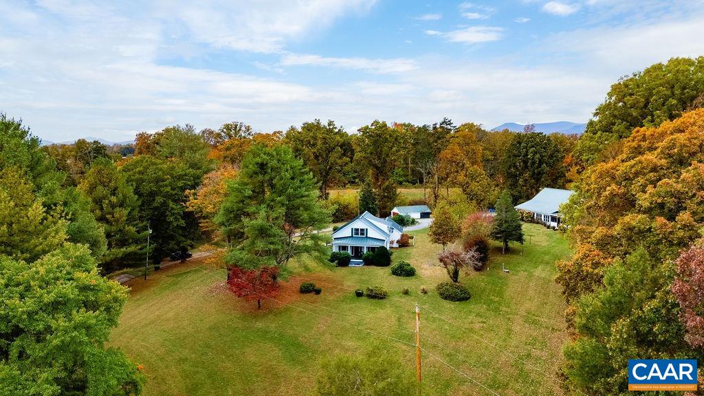 325 Old Roseland Rd, Roseland, VA 22967 — photo 2