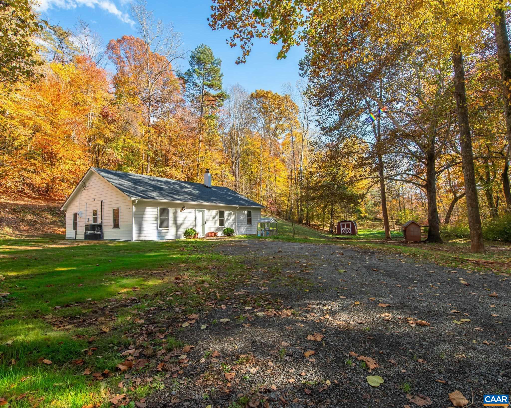 3189 James River Rd, Howardsville, VA 24562 — photo 2