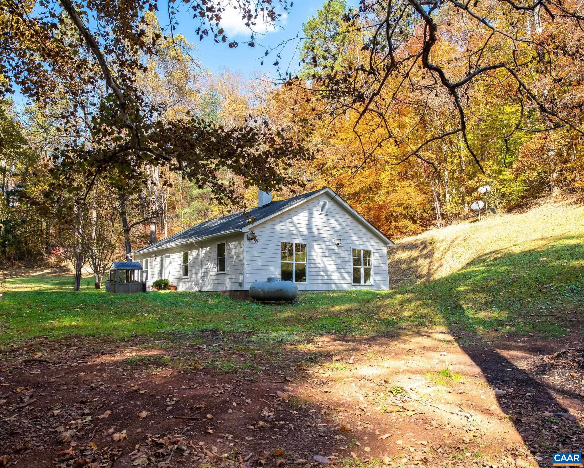 3189 James River Rd, Howardsville, VA 24562 — photo 3