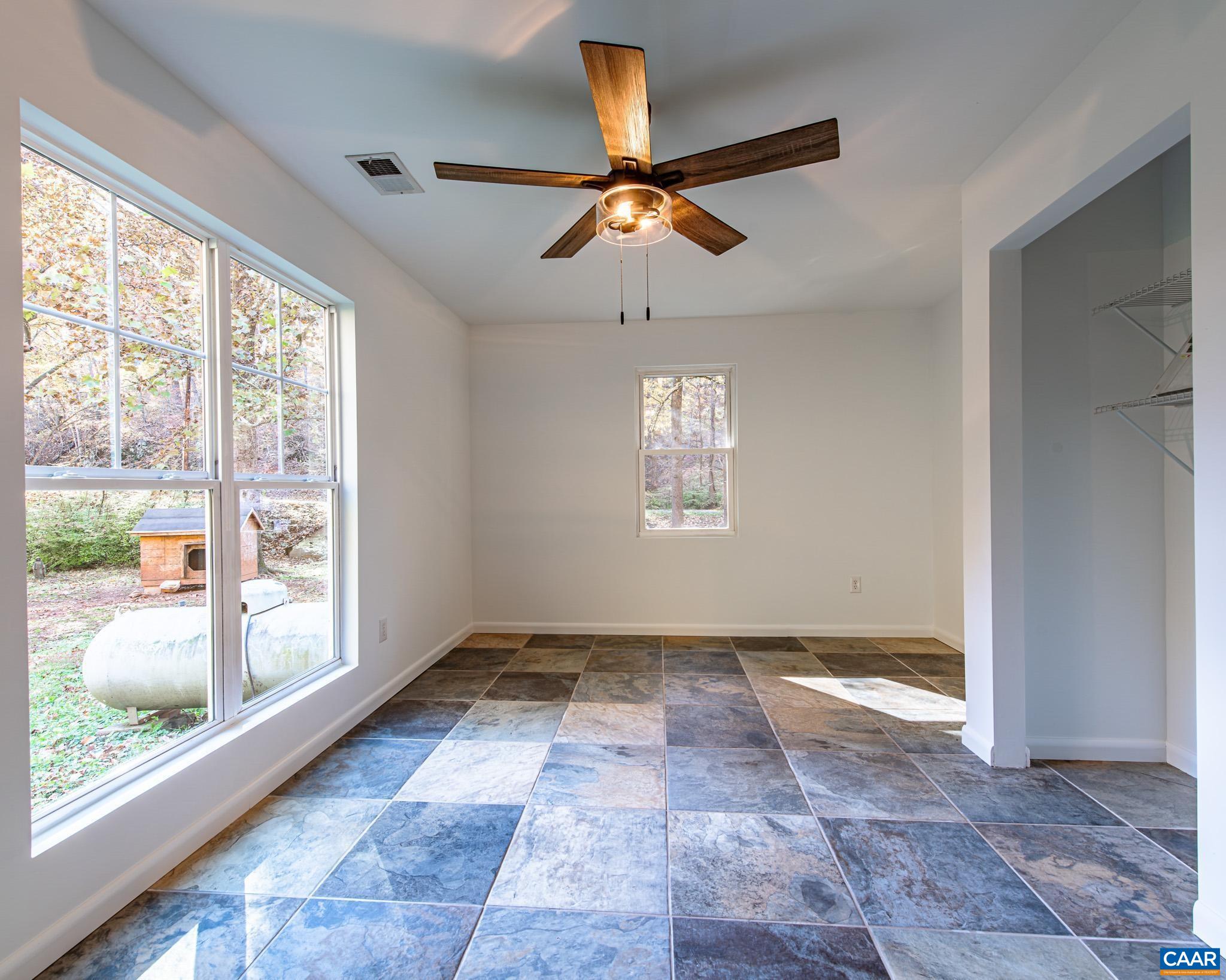 3189 James River Rd, Howardsville, VA 24562 — photo 8