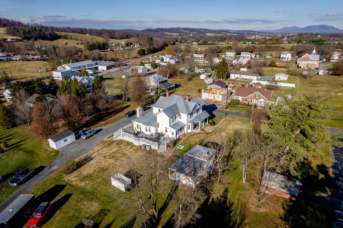 187 Houff Rd, Weyers Cave, VA 24486 — photo 10