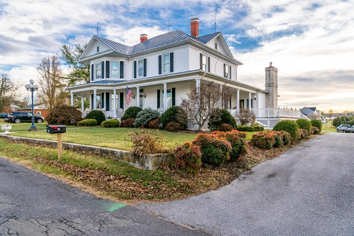 187 Houff Rd, Weyers Cave, VA 24486 — photo 2