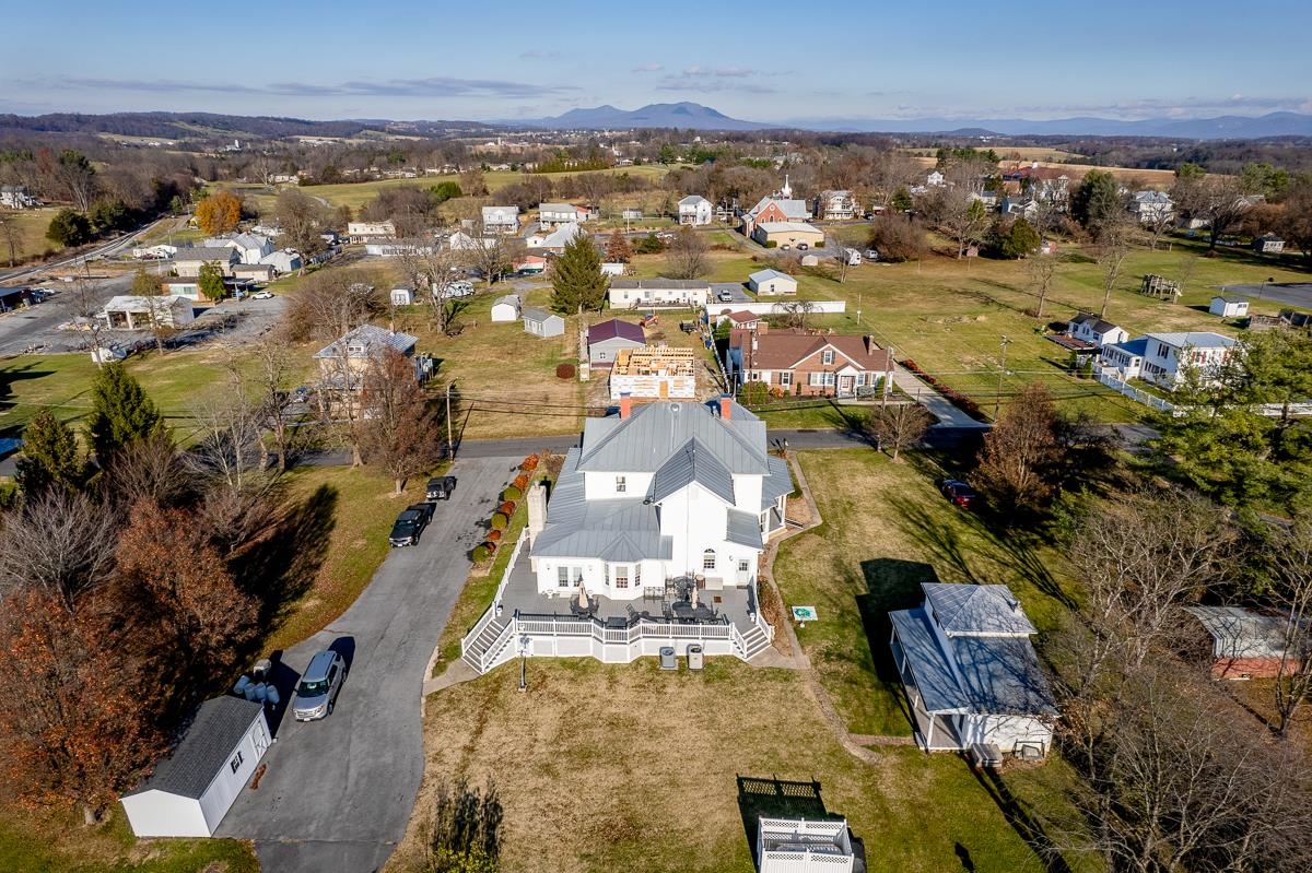 187 Houff Rd, Weyers Cave, VA 24486 — photo 9