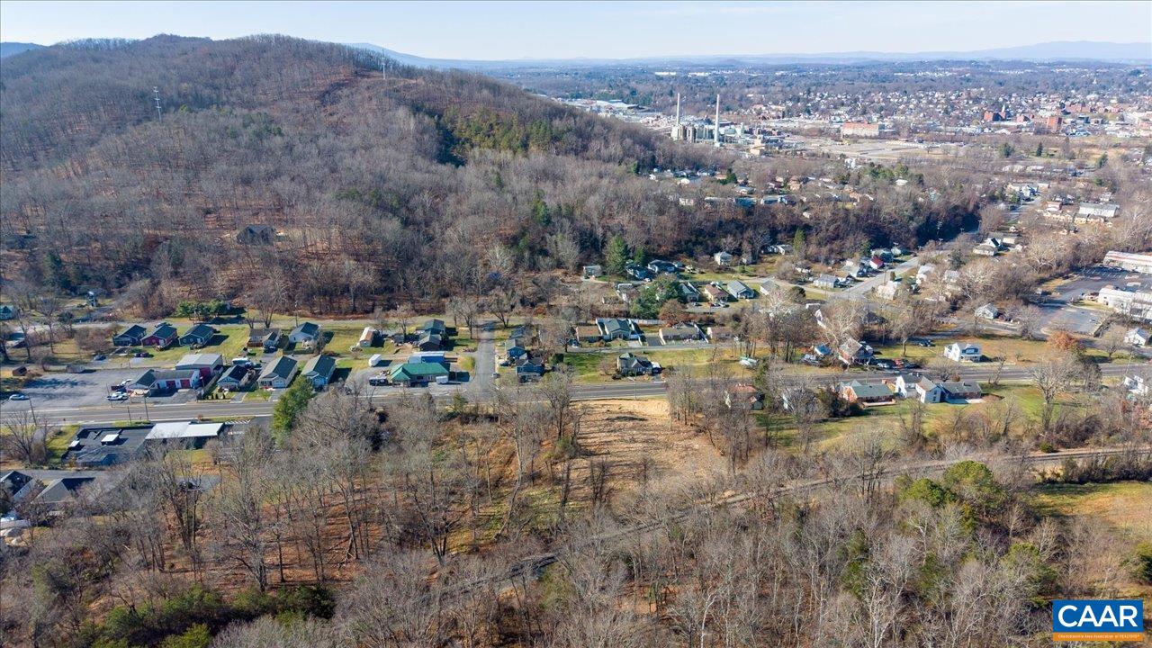 1357 E Main St, Waynesboro, VA 22980 - photo 9