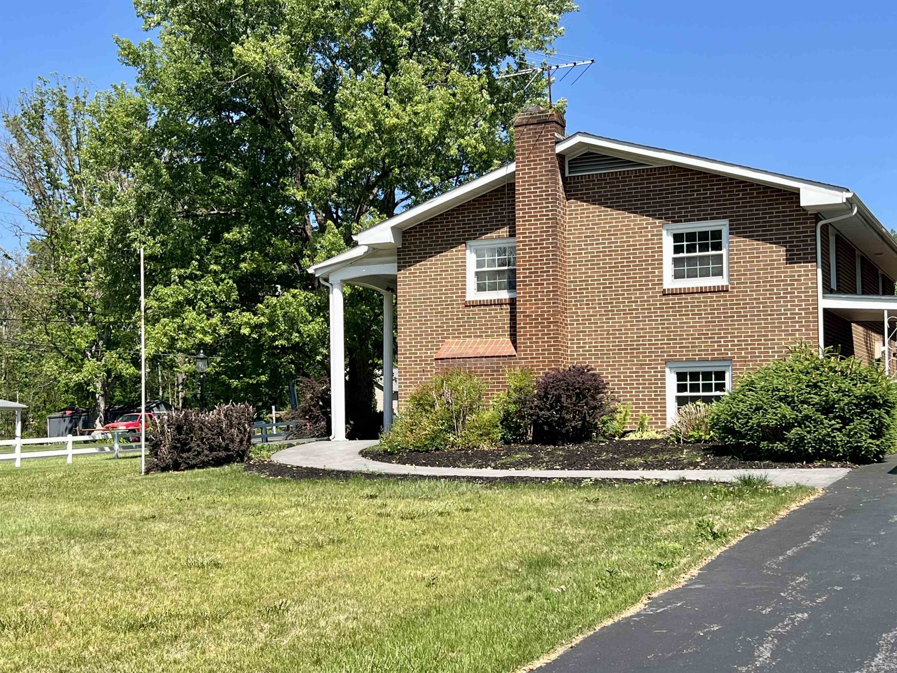 12 Essex Rd, Grottoes, VA 24441 — photo 3