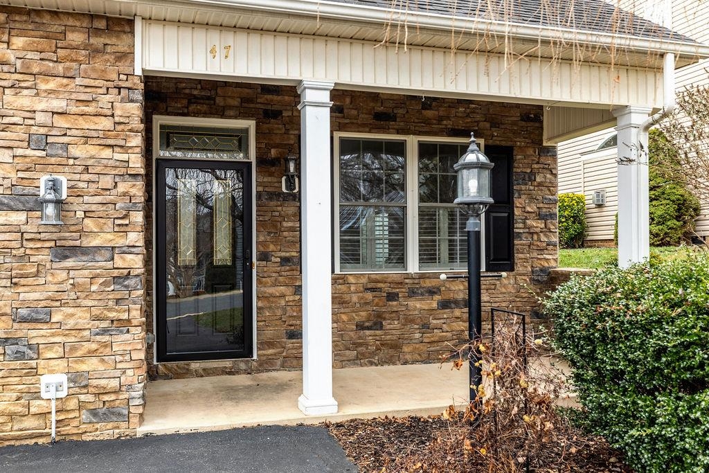 47 Villa View Dr, Staunton, VA 24401 — photo 2