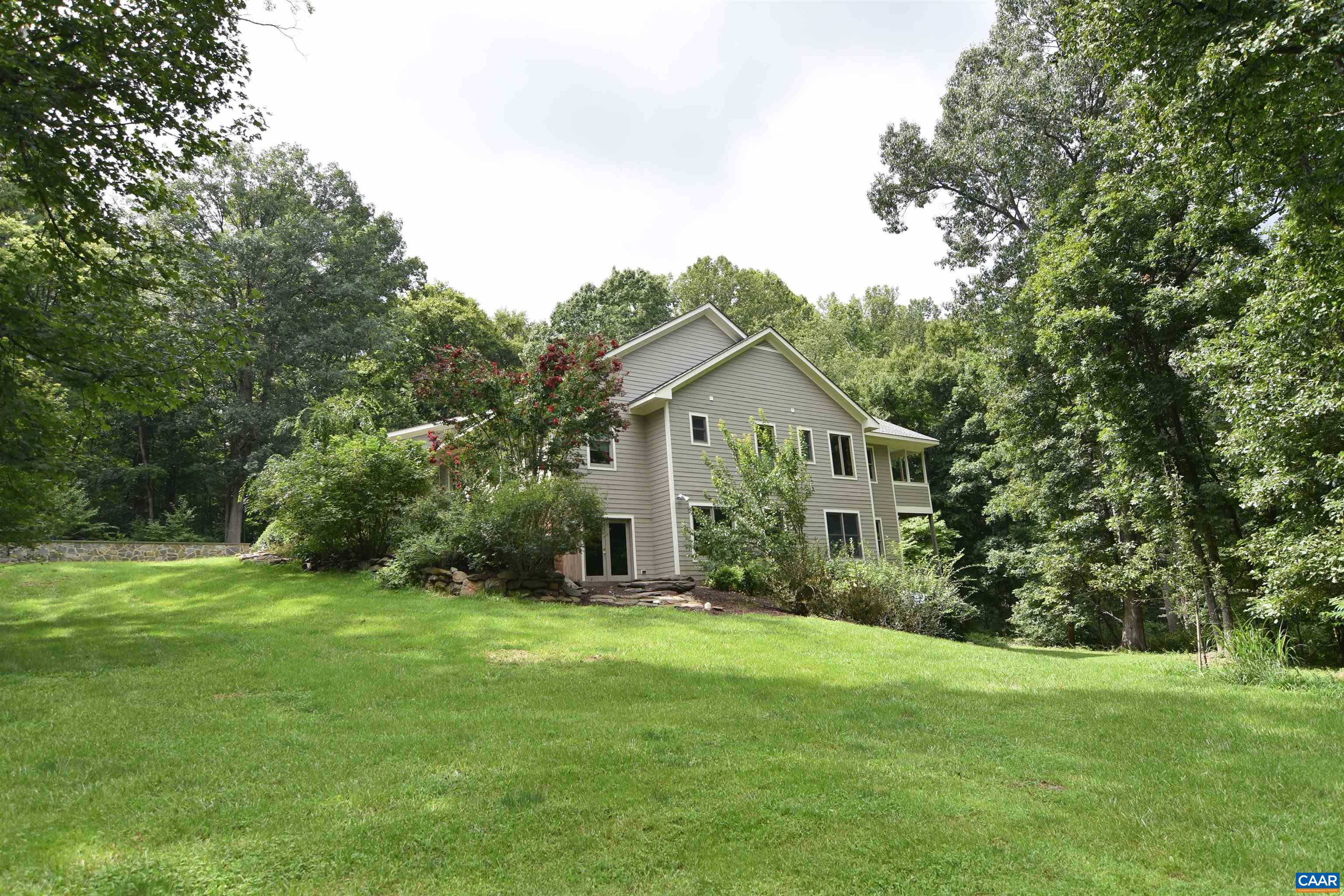 519 Foothills Dr, Nellysford, VA 22958