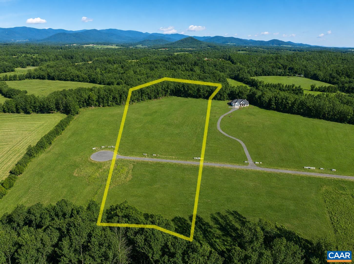 18 Grange Commons Rdg, Ruckersville, VA 22968