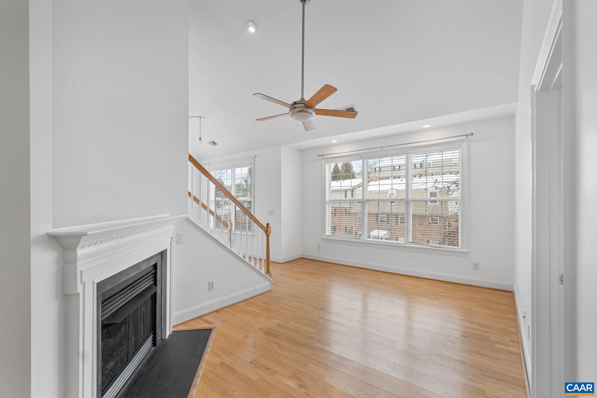 949 Glenwood Station Ln, Charlottesville, VA 22901 — photo 3