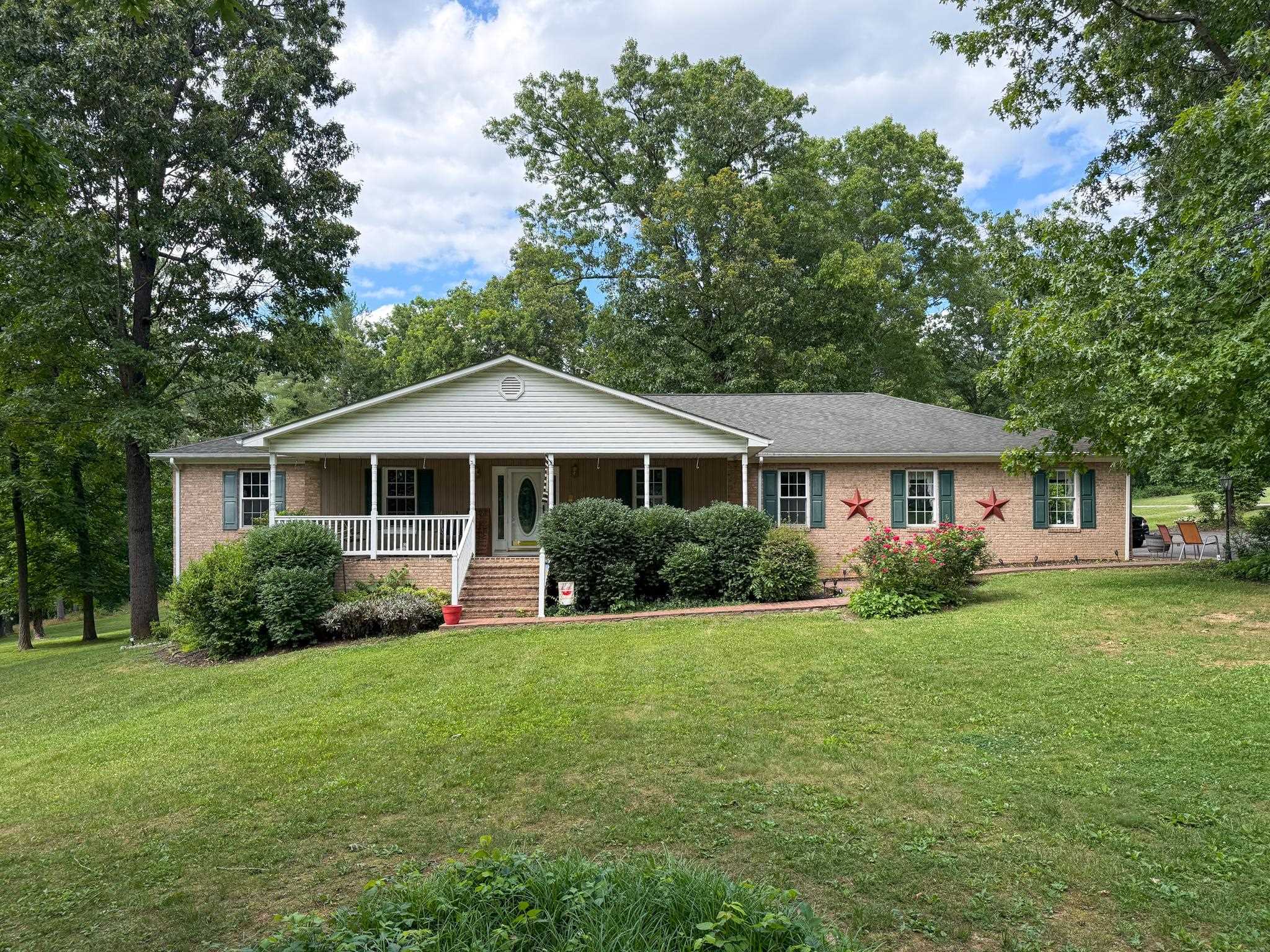 804 Oak Grove Church Rd, Waynesboro, VA 22980