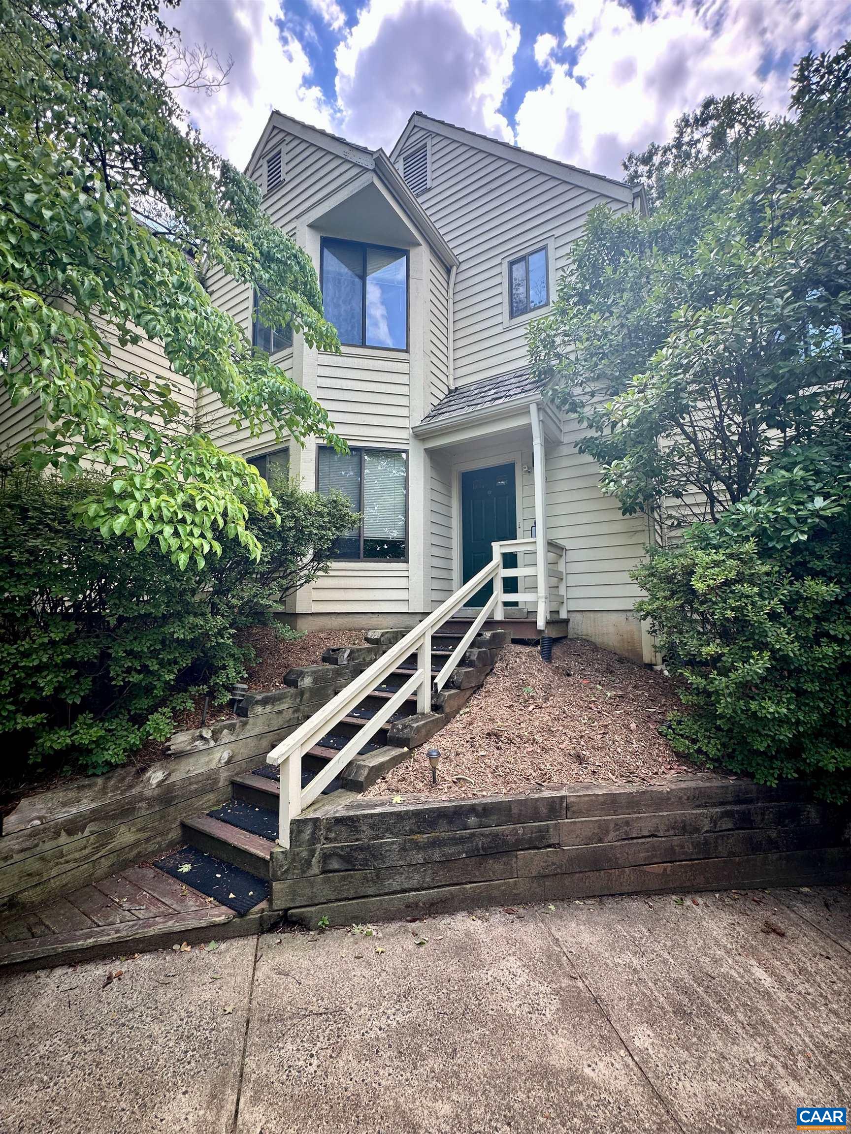 1209 Chatham Rdg, Charlottesville, VA 22901