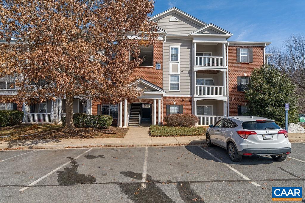 177 Yellowstone Dr, Charlottesville, VA 22903 — photo 2