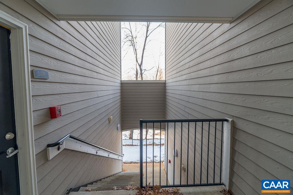 177 Yellowstone Dr, Charlottesville, VA 22903 — photo 3