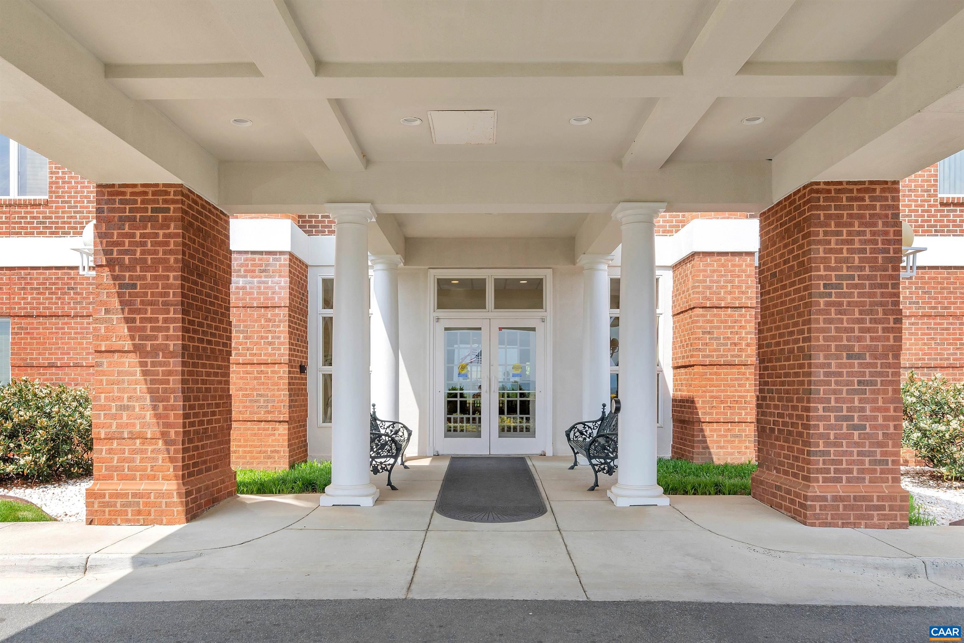 500 Crestwood Dr, Charlottesville, VA 22903 — photo 2