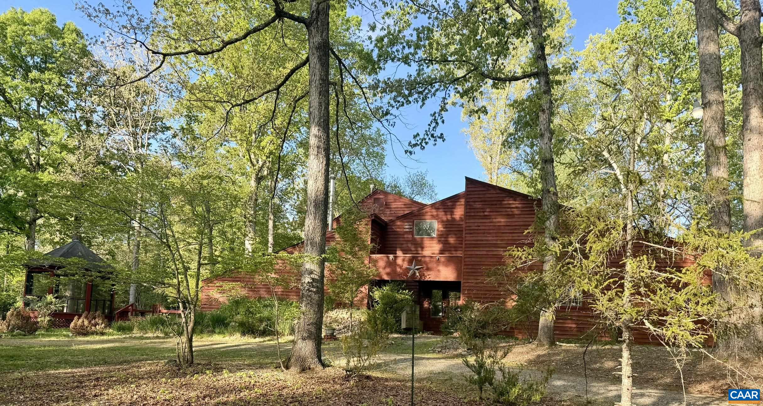 670 Baber Ln, Scottsville, VA 24590