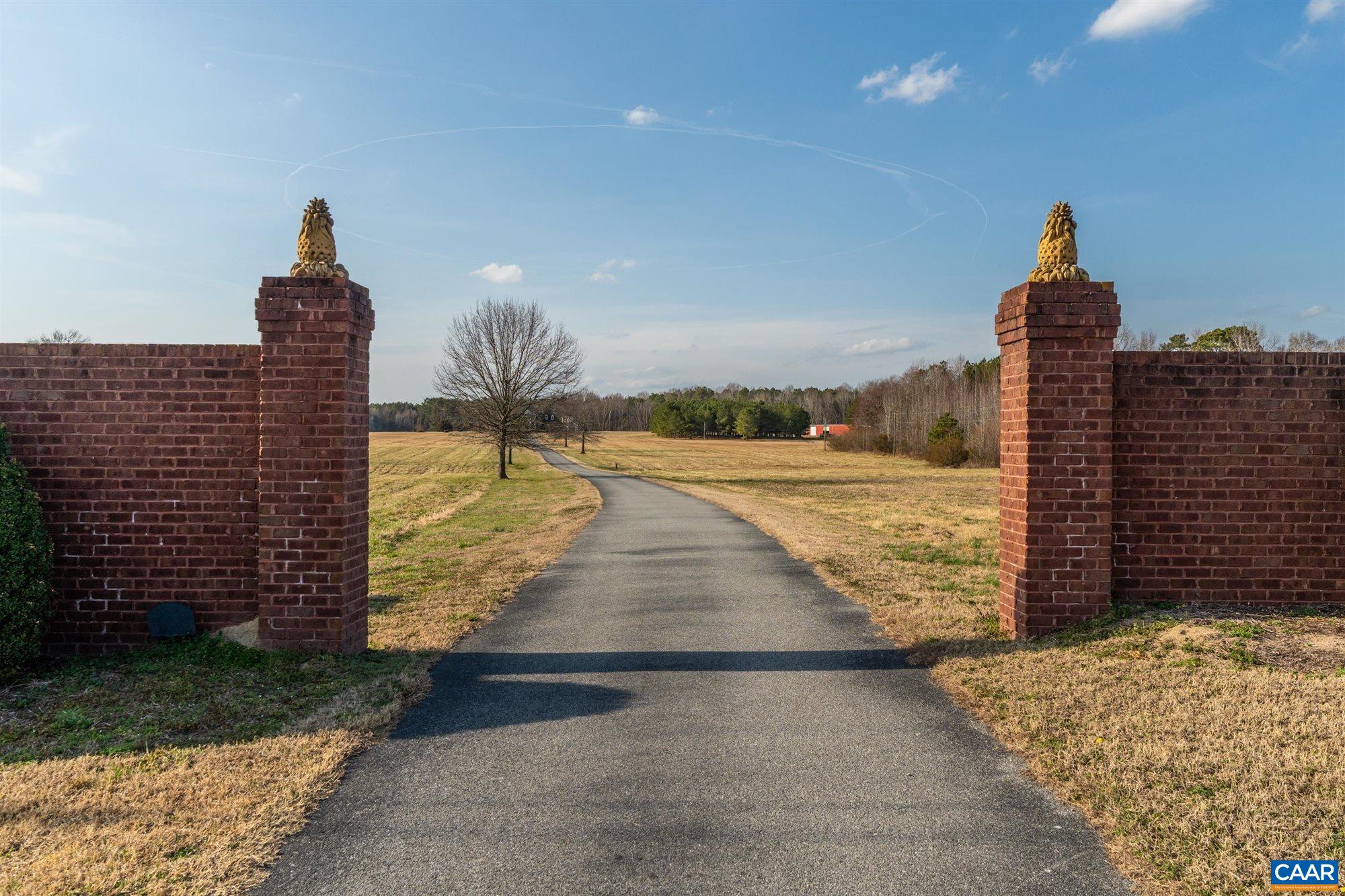 30253 Camp Pkwy, Courtland, VA 23837 - photo 9