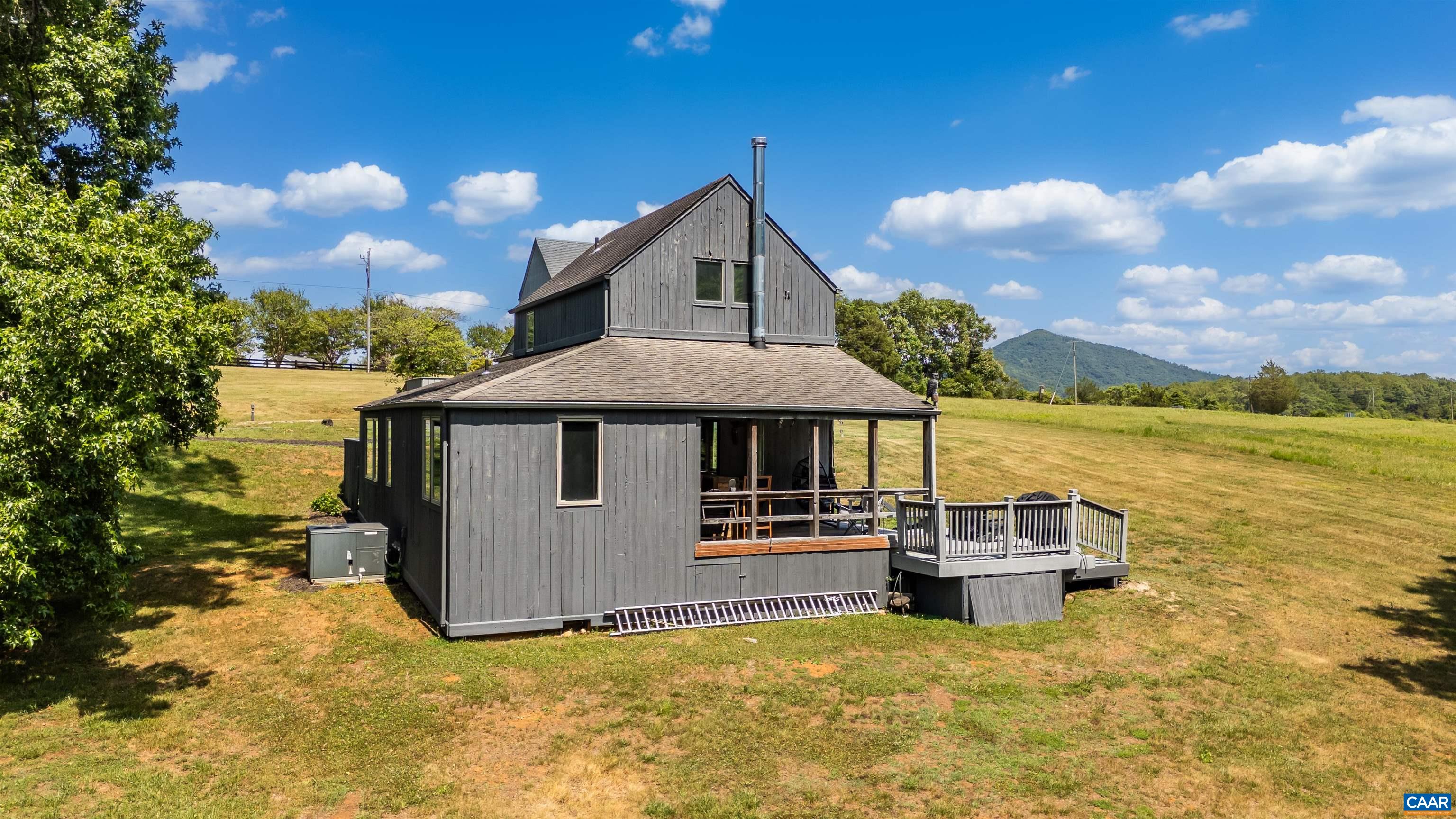 48 Meadow Ln, Nellysford, VA 22958