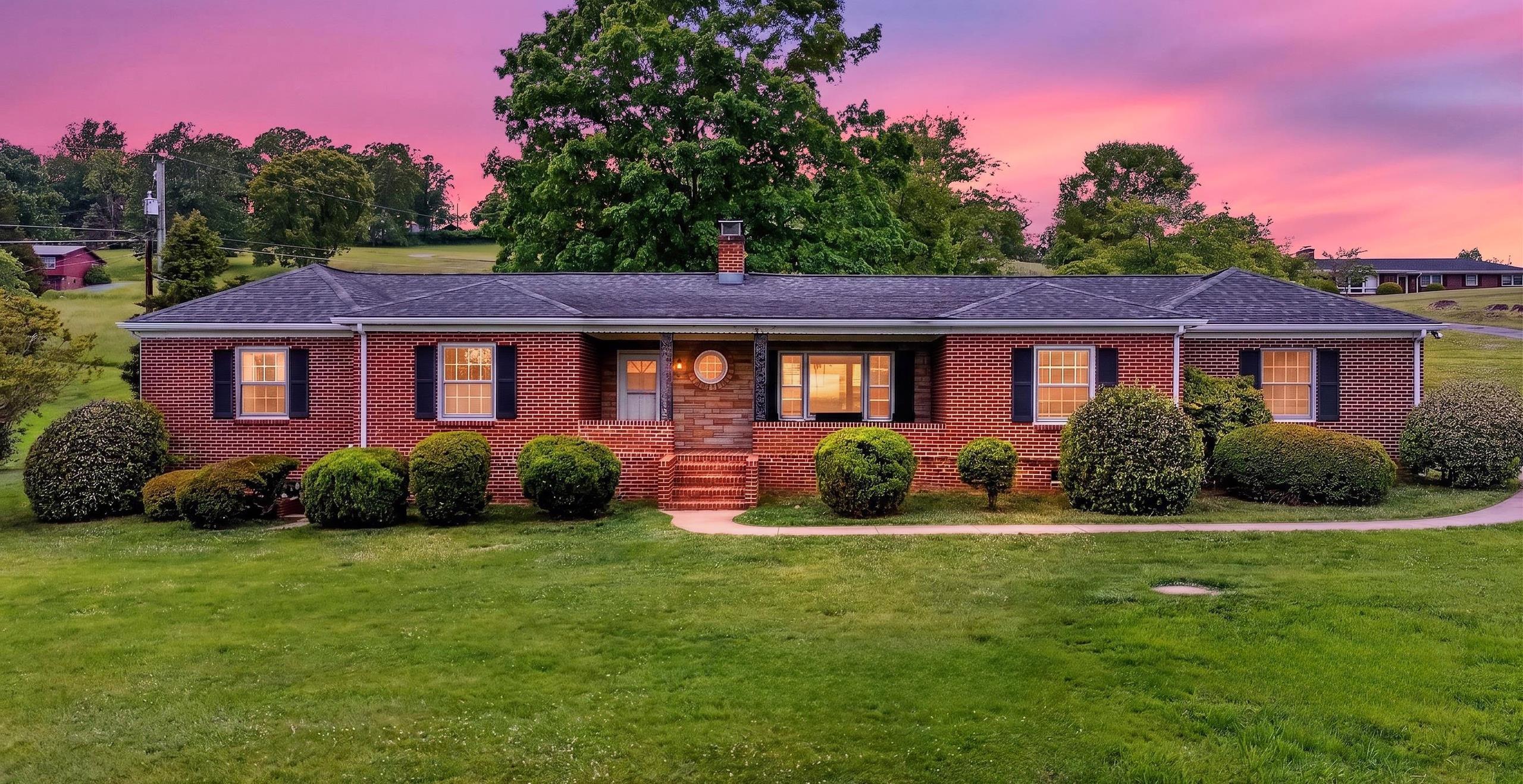 11 Avalon Ln, Lexington, VA 24450 — photo 2