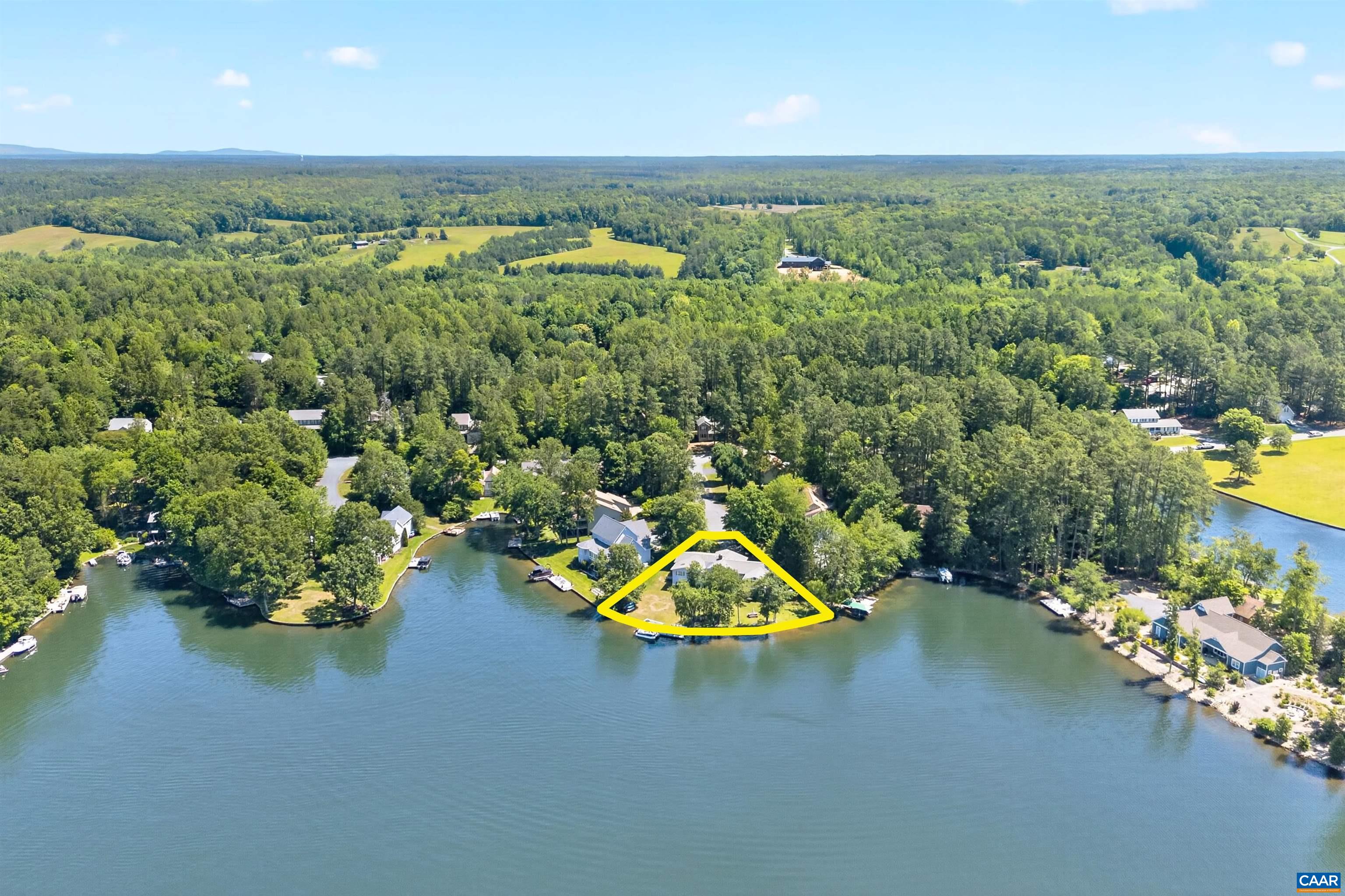 7 Dover Ct, Palmyra, VA 22963