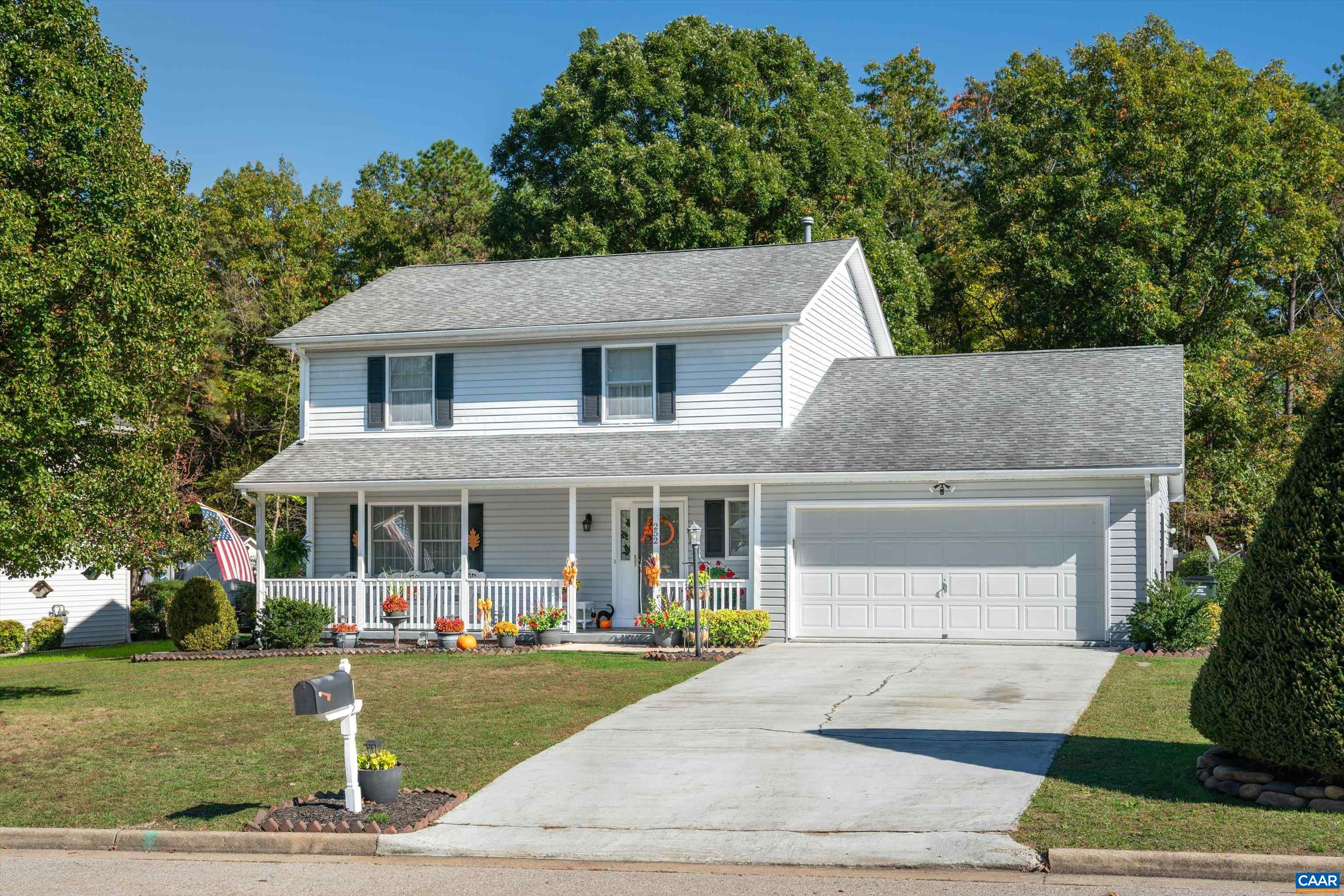252 Flint Mountain Dr, Stuarts Draft, VA 24477