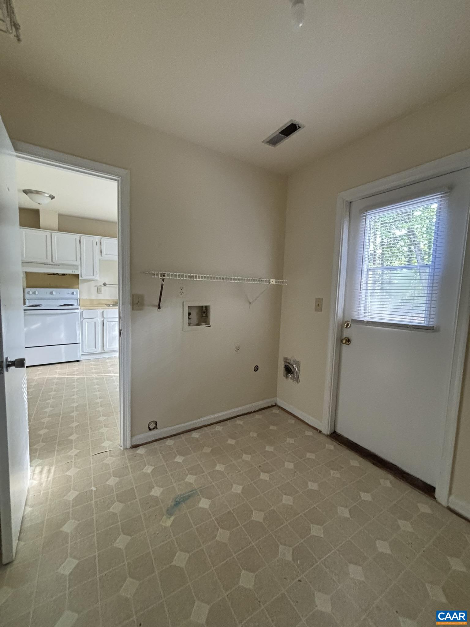 1602 Townwood Ct, Charlottesville, VA 22901 — photo 6