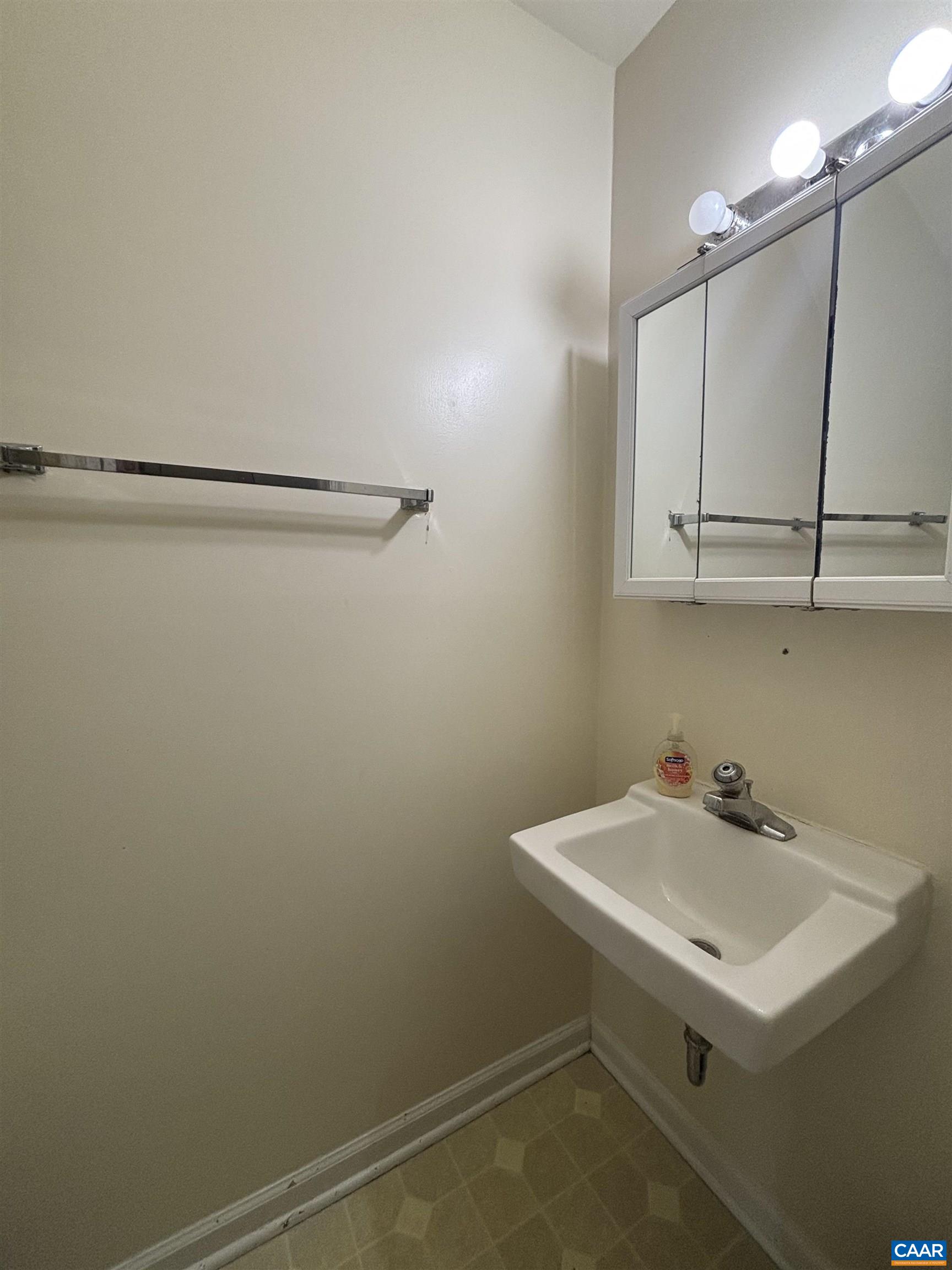 1602 Townwood Ct, Charlottesville, VA 22901 — photo 7
