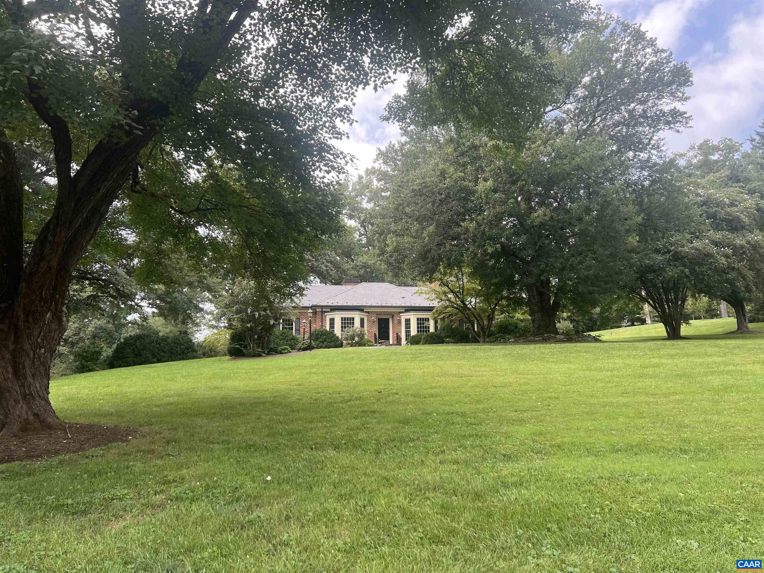42 Old Farm Rd, Charlottesville, VA 22903