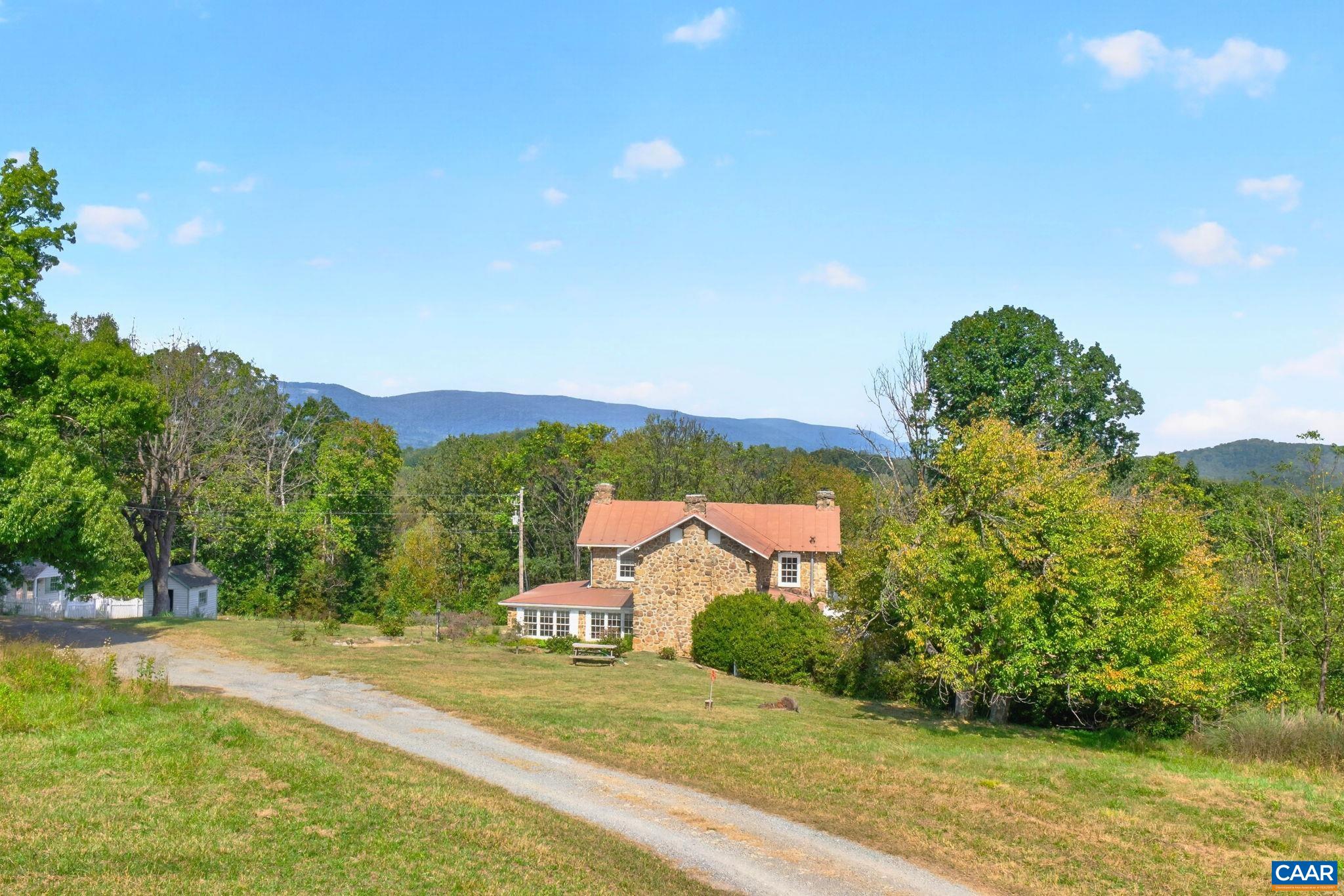 128 Rockfish Orchard Dr, Afton, VA 22920 — photo 2