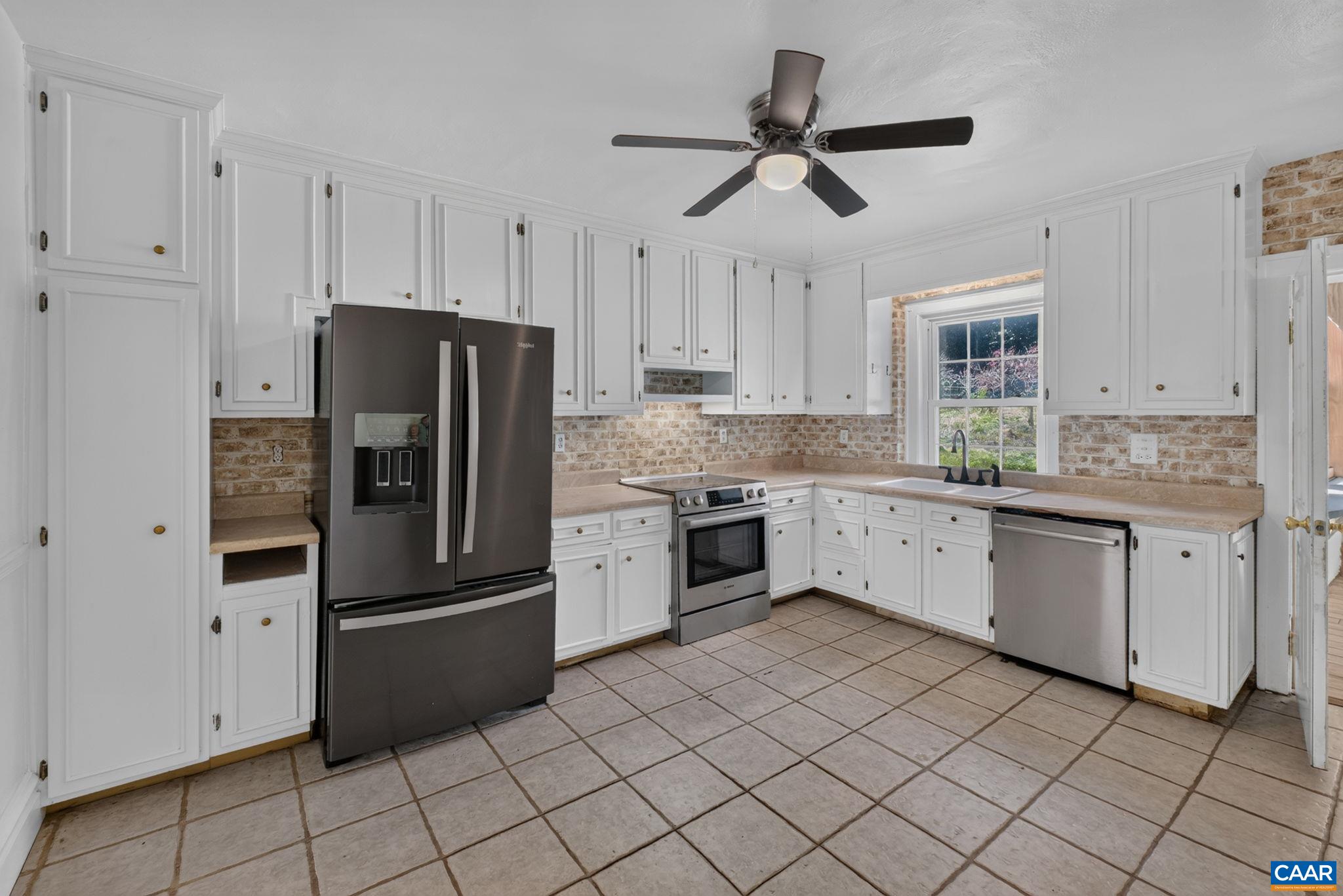 128 Rockfish Orchard Dr, Afton, VA 22920 — photo 9