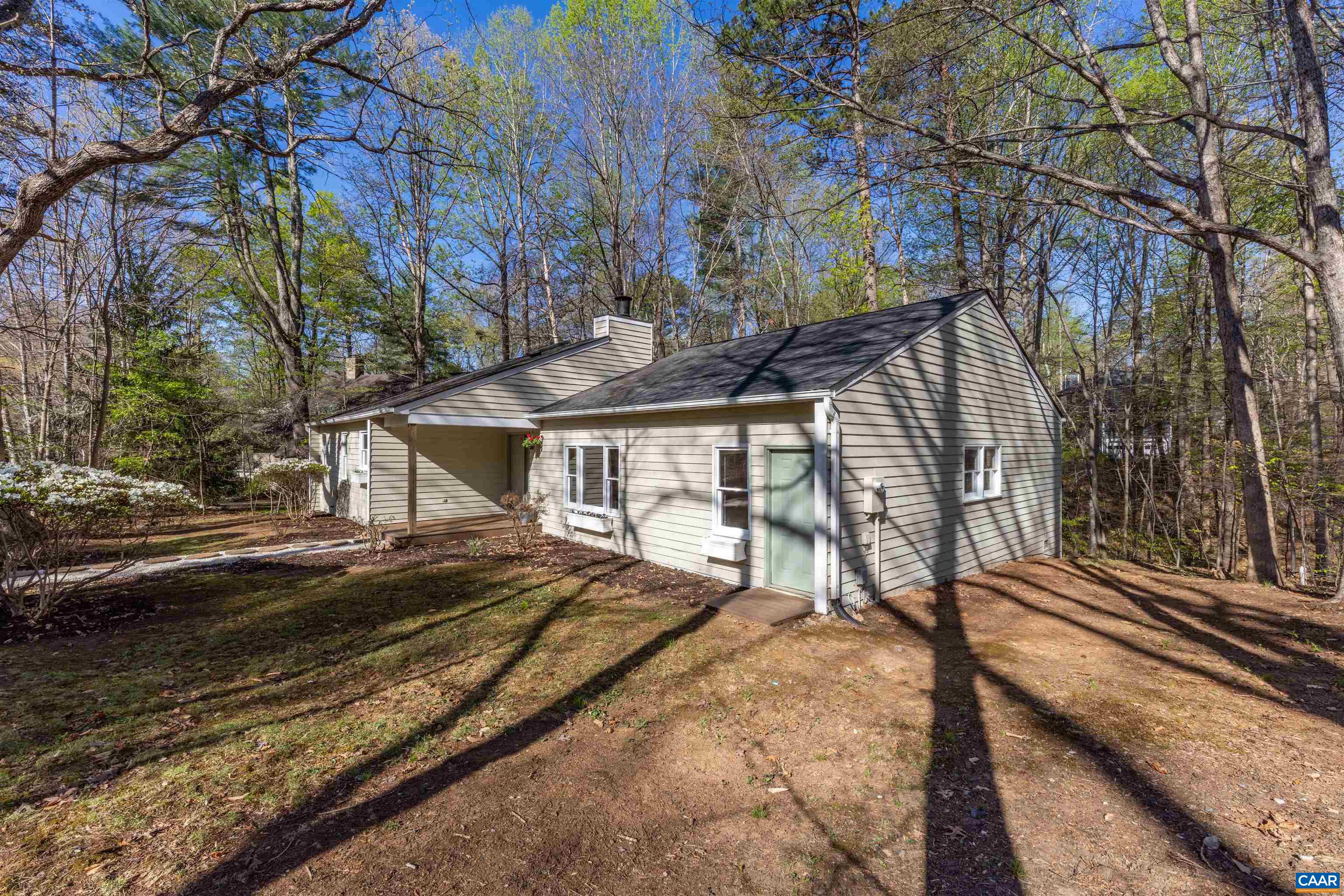 640 Big Oak Rd, Charlottesville, VA 22903 — photo 2