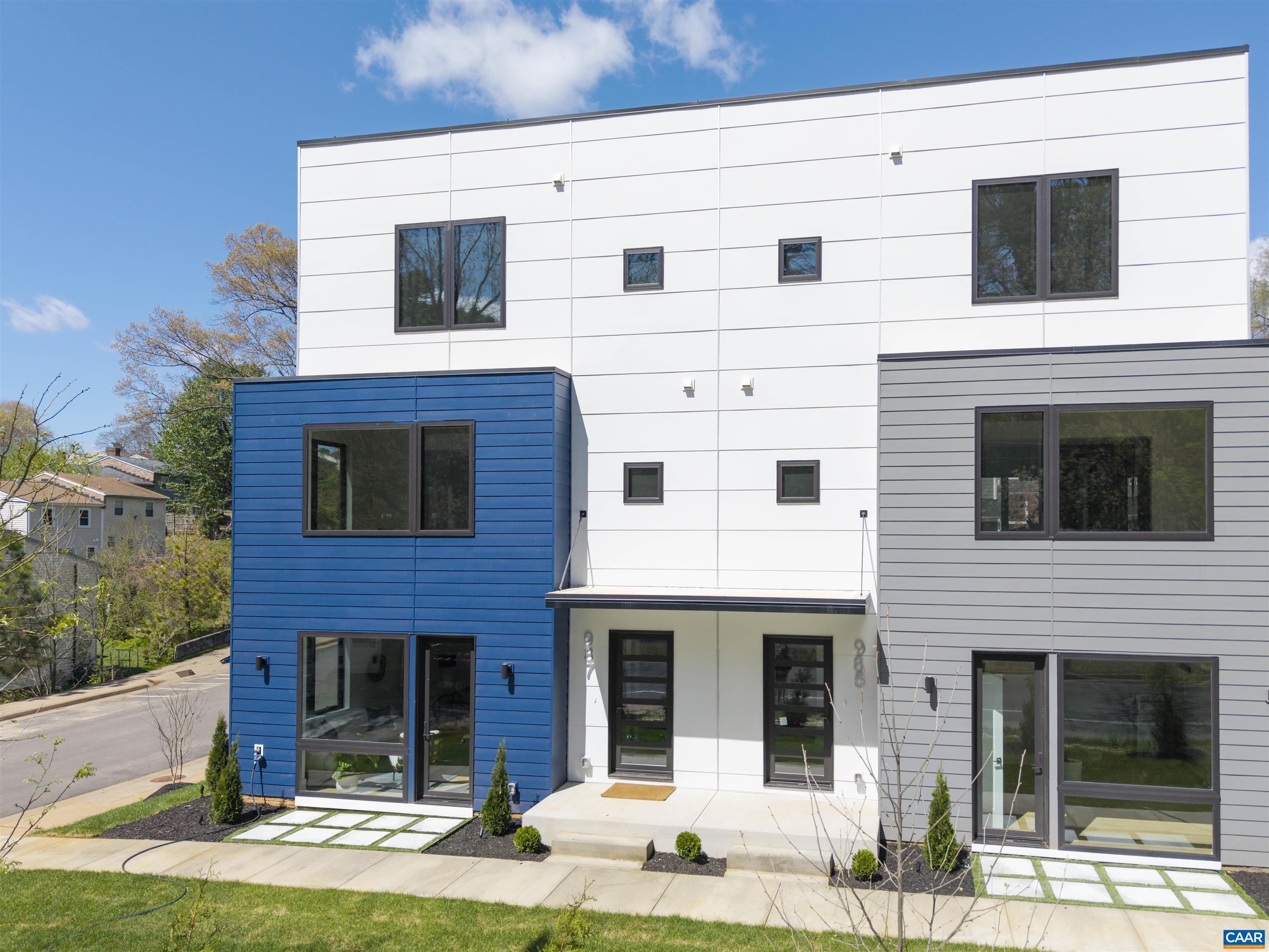 987 5th St Sw, Charlottesville, VA 22902
