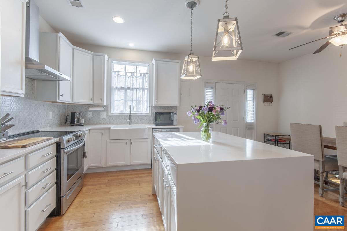 1048 SW 5th St, Charlottesville, VA 22902 — photo 4