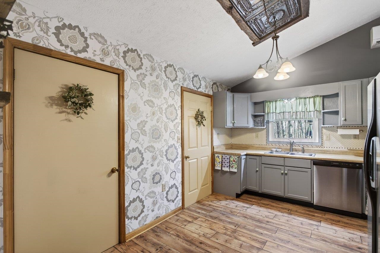 160 Gale Ln, Stanley, VA 22851 — photo 10