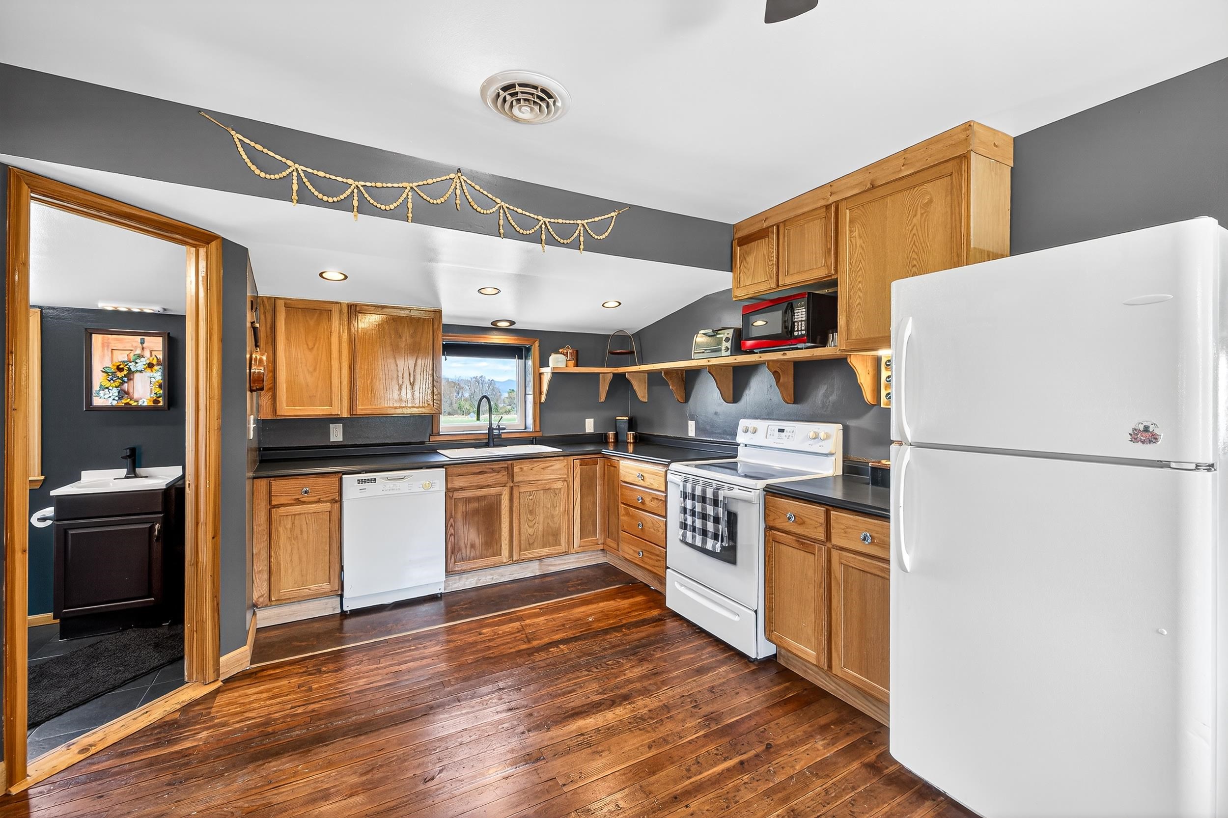 296 Keystone Rd, Stanley, VA 22851 — photo 6