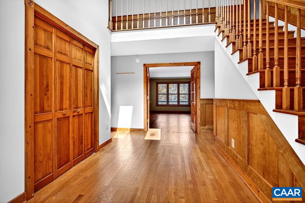 472 Horseshoe Mountain Rd, Roseland, VA 22967 — photo 9