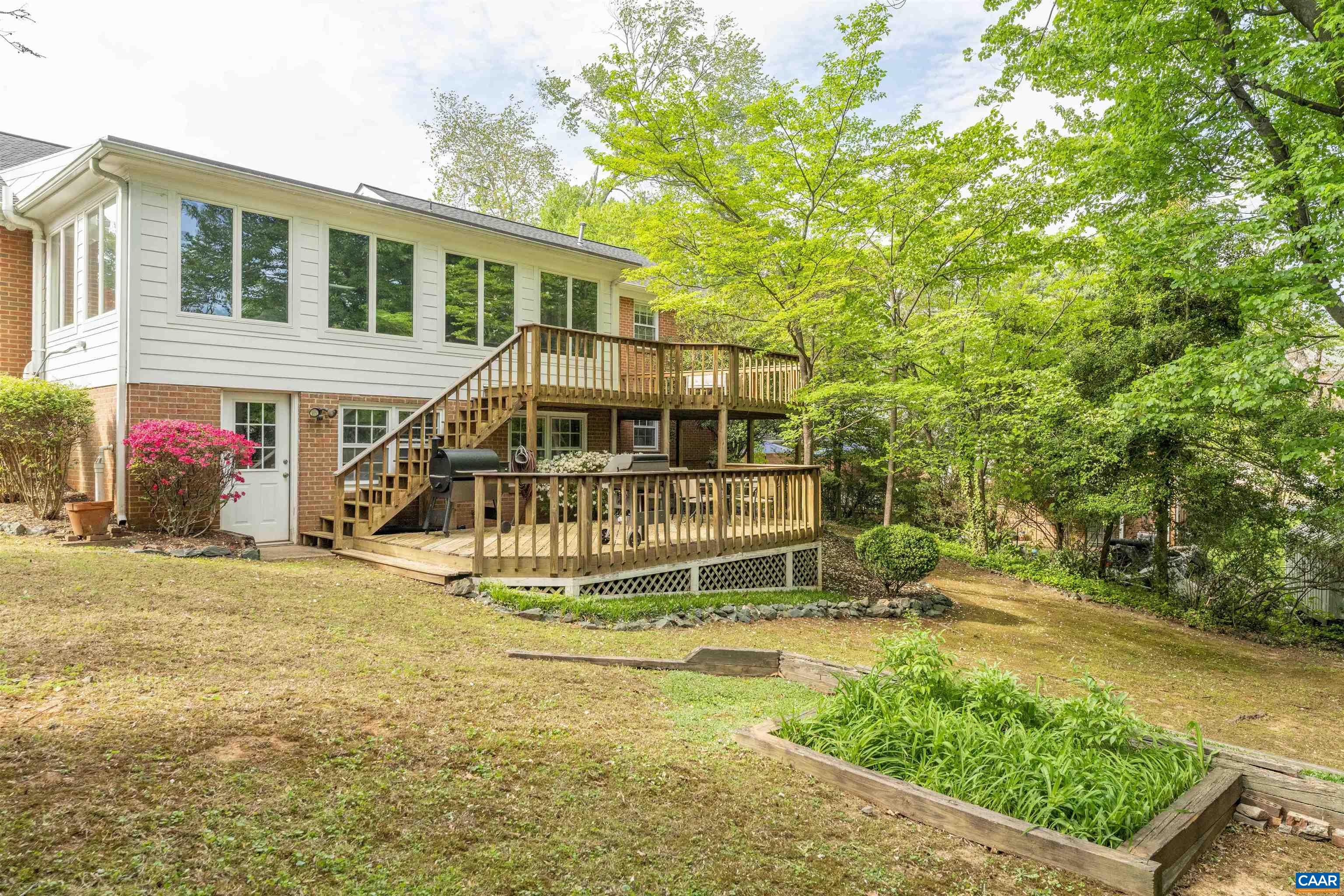 102 Westminster Rd, Charlottesville, VA 22901 — photo 2