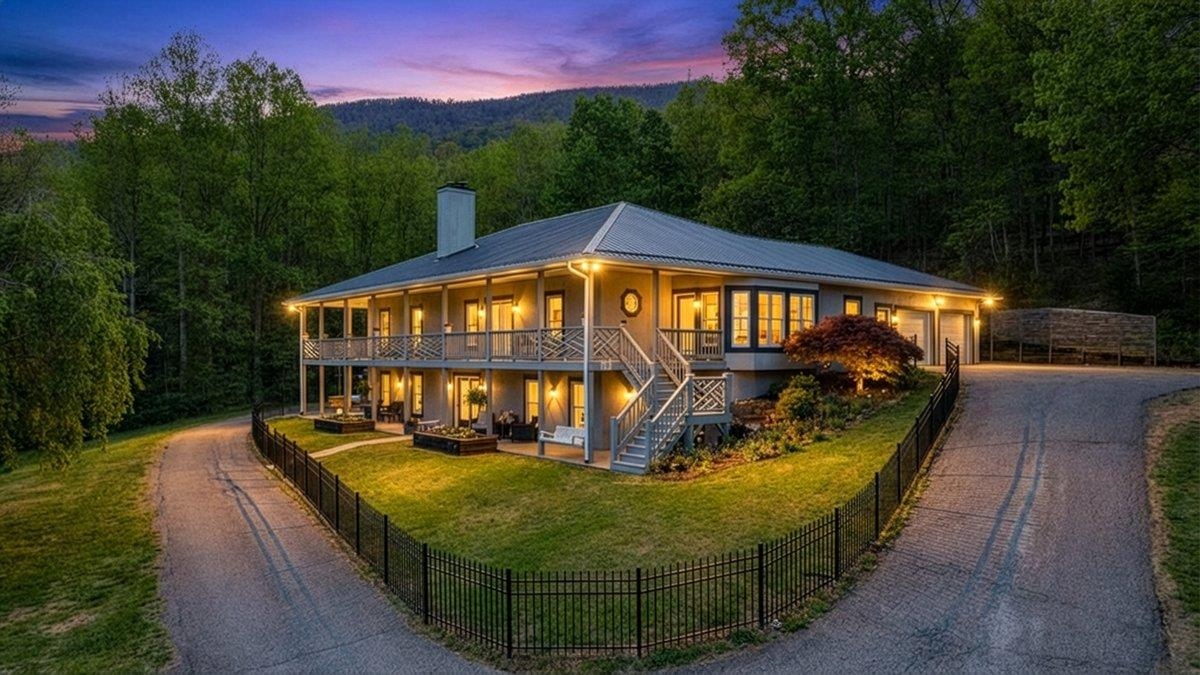 649 Greyledge Rd, Buchanan, VA 24066