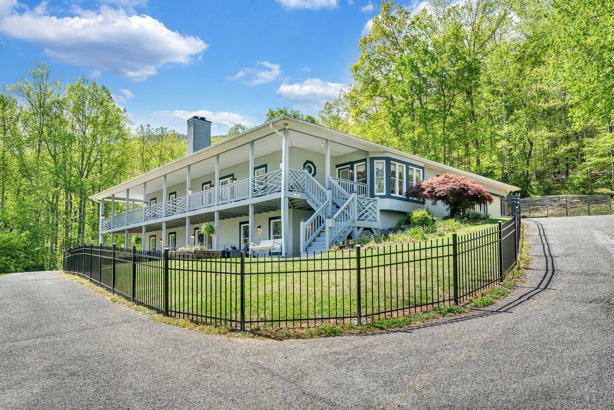 649 Greyledge Rd, Buchanan, VA 24066 — photo 8