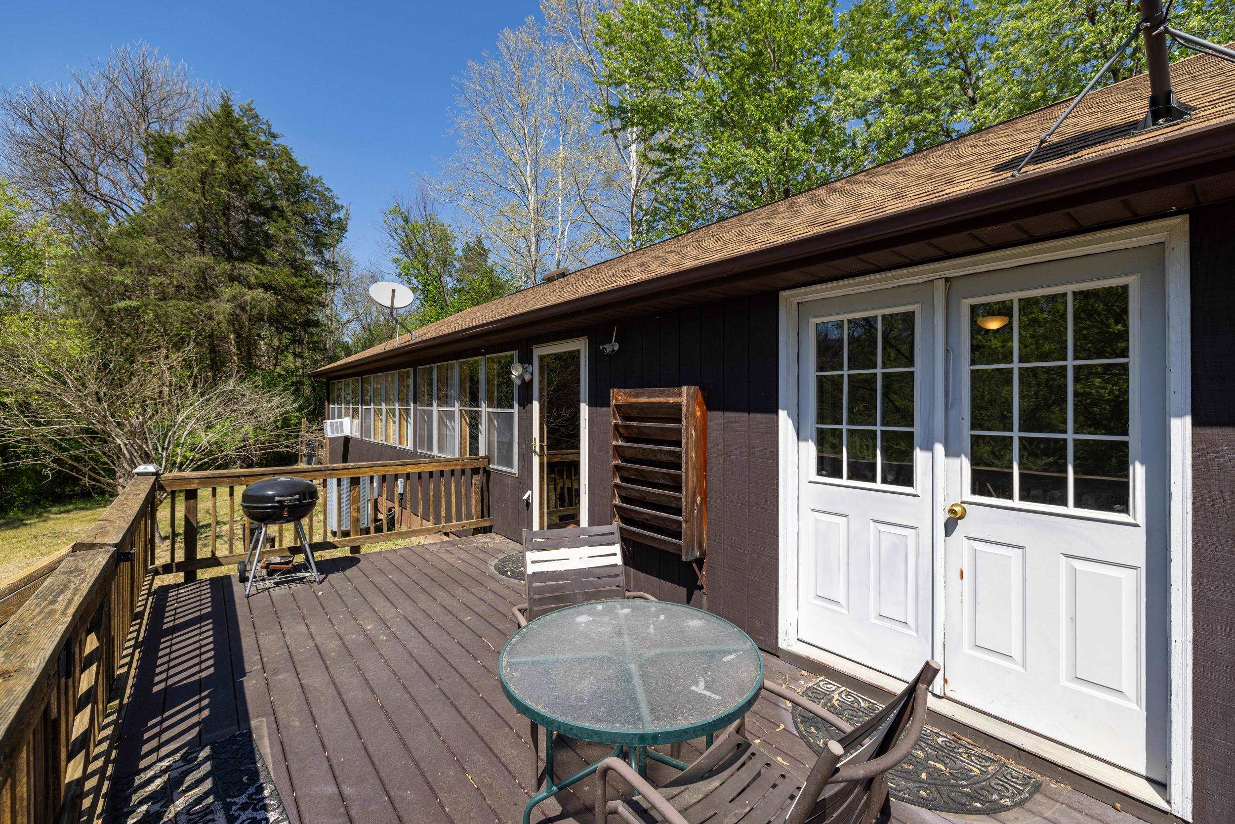 702 Richview Rd, Rileyville, VA 22650 — photo 2