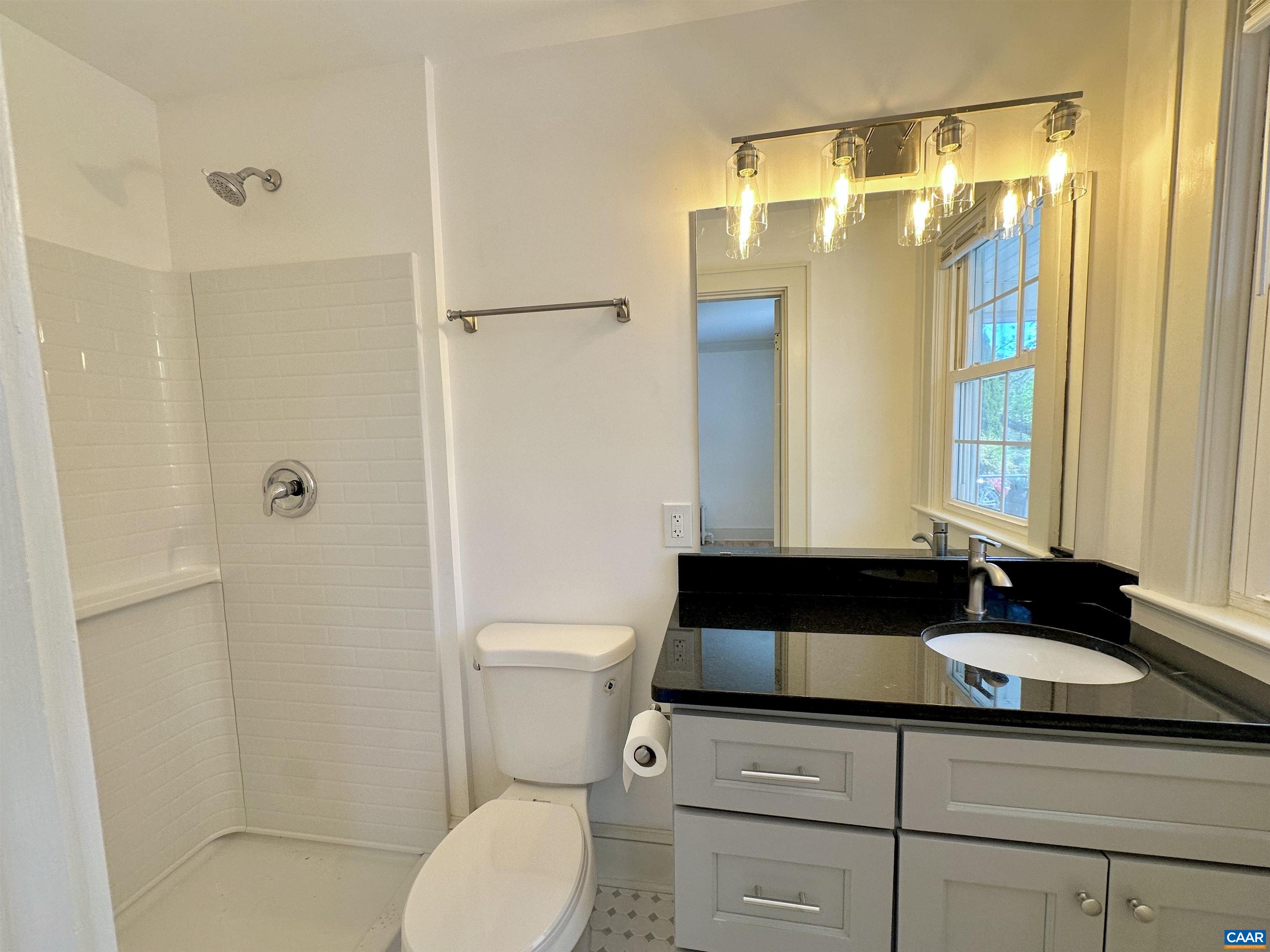 1732 West Main St, Waynesboro, VA 22980 — photo 9