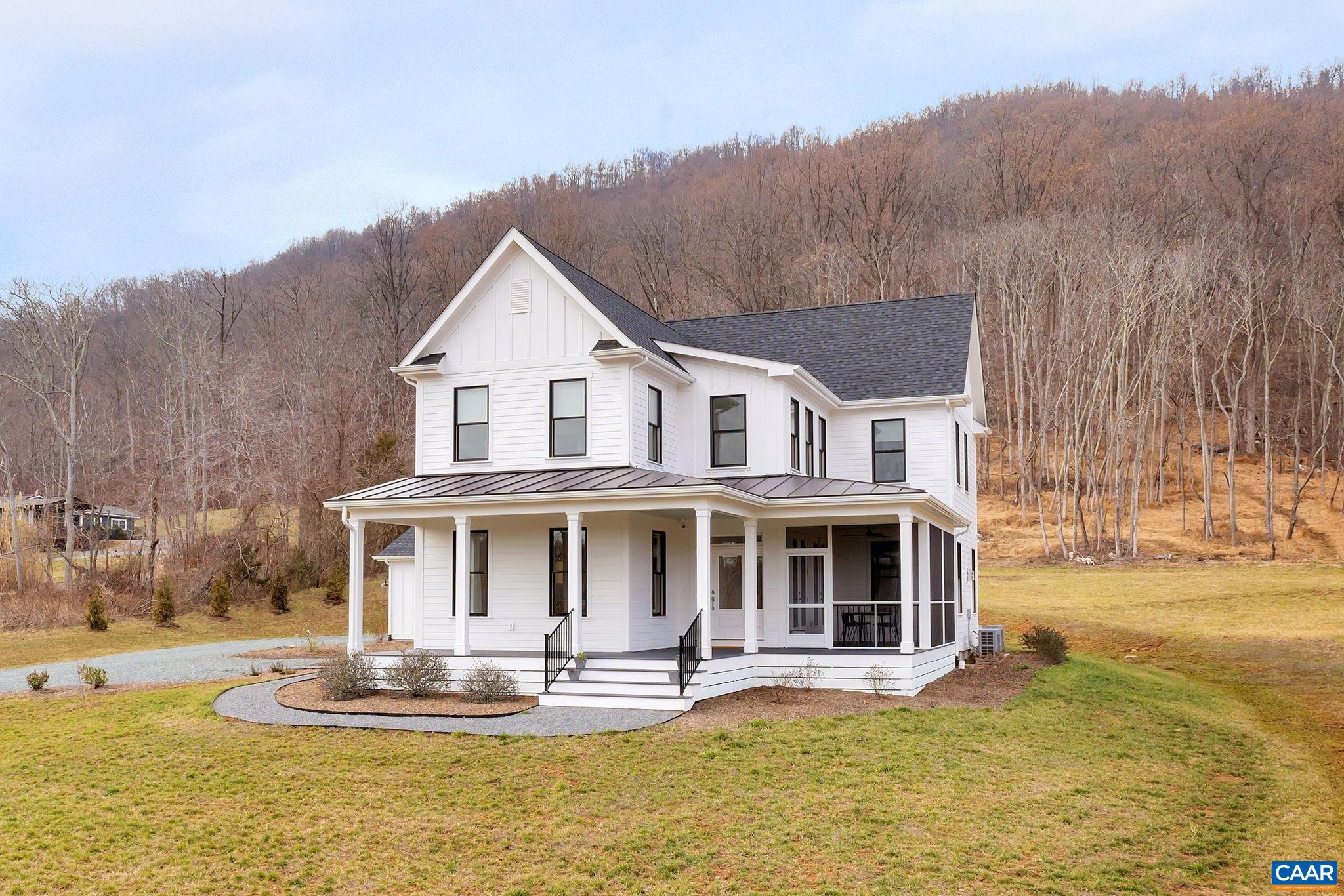21 Coles Rolling Rd, Scottsville, VA 24590