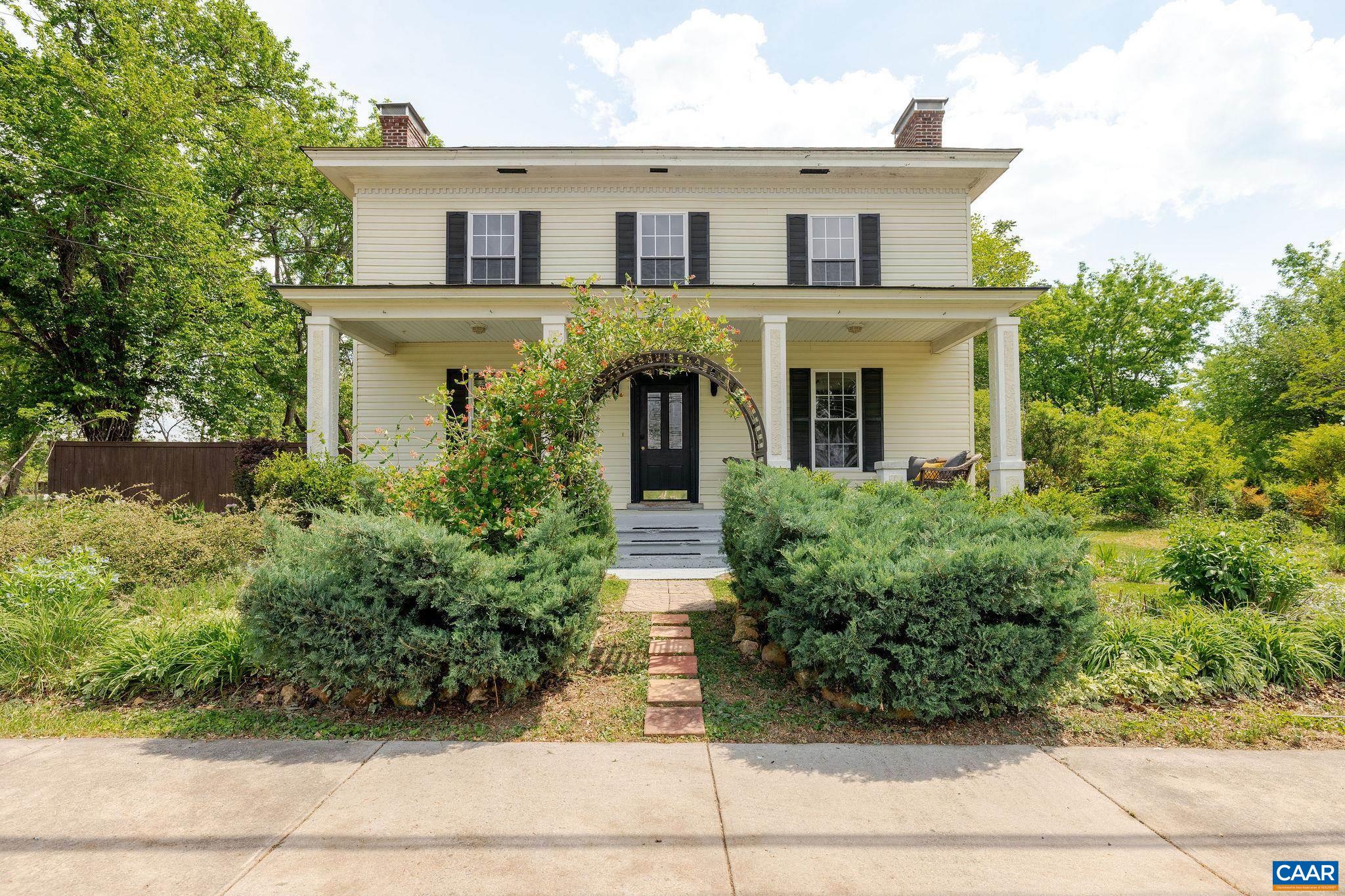 321 East St, Gordonsville, VA 22942