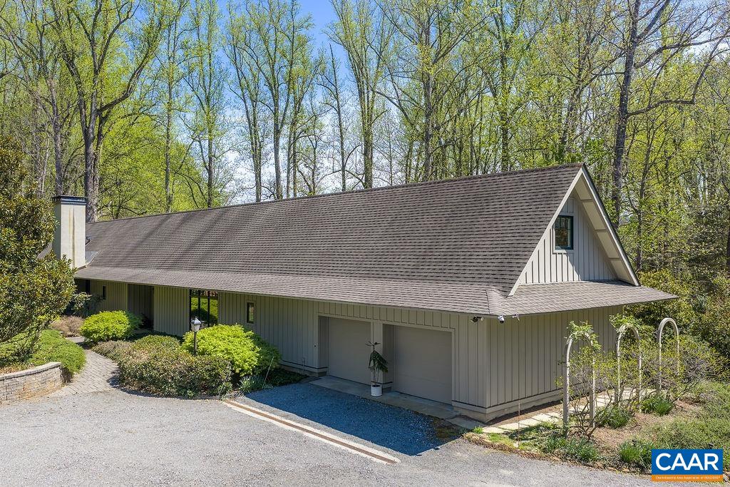 889 Old Garth Rd, Charlottesville, VA 22901